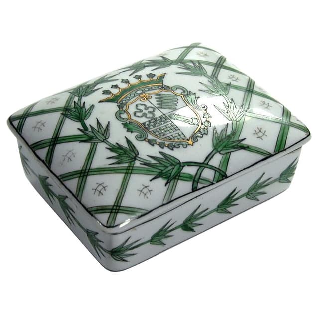 Box, white green gold black blue porcelain, China, 1950s. - DIMENSION