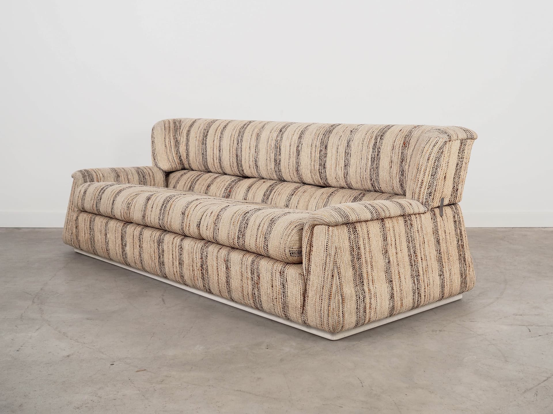 Sofa trzyosobowa, tkanina multikolor, drewno, Saporiti, Włochy, lata 60. - 320483