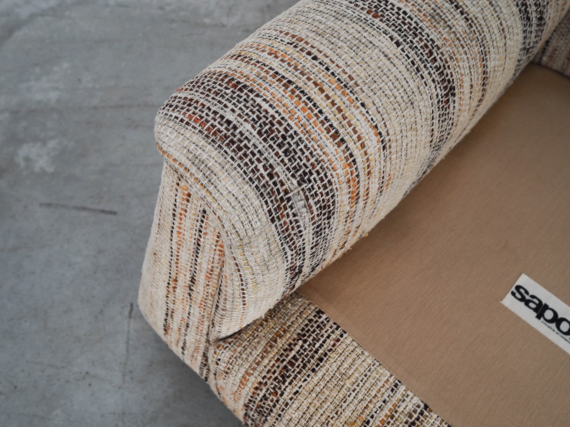 Sofa trzyosobowa, tkanina multikolor, drewno, Saporiti, Włochy, lata 60. - 320486