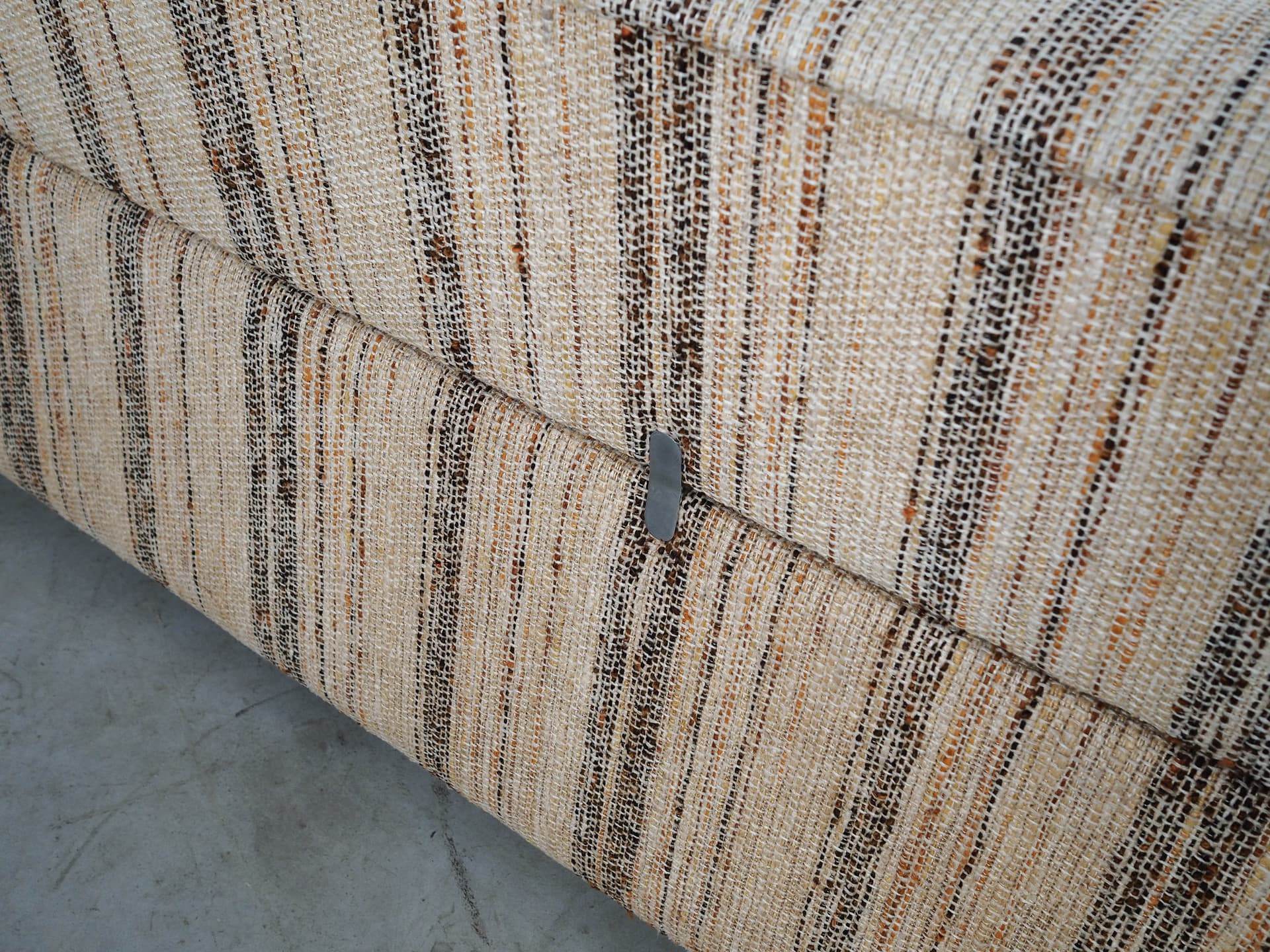 Sofa trzyosobowa, tkanina multikolor, drewno, Saporiti, Włochy, lata 60. - 320488