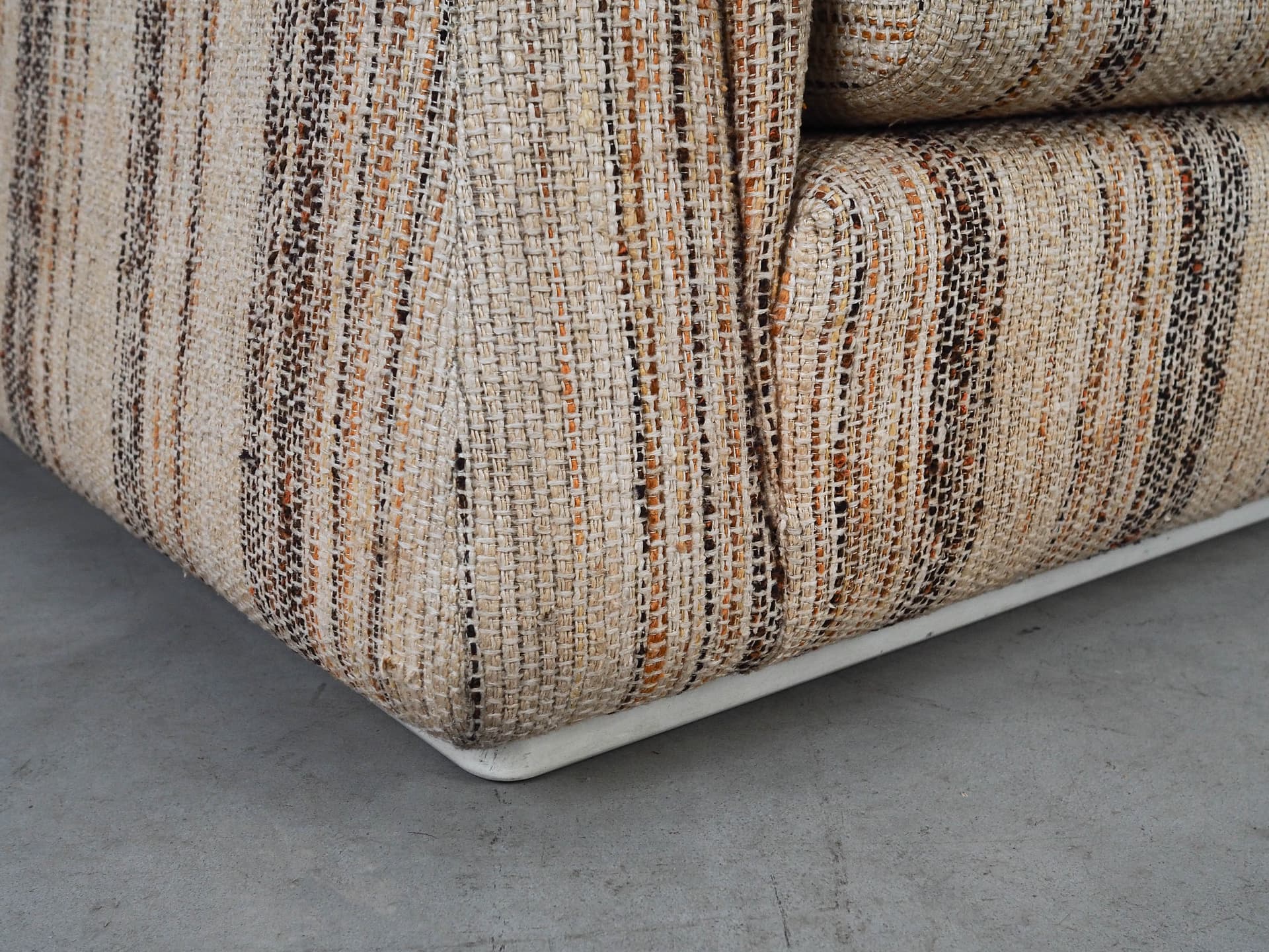 Sofa trzyosobowa, tkanina multikolor, drewno, Saporiti, Włochy, lata 60. - 320487