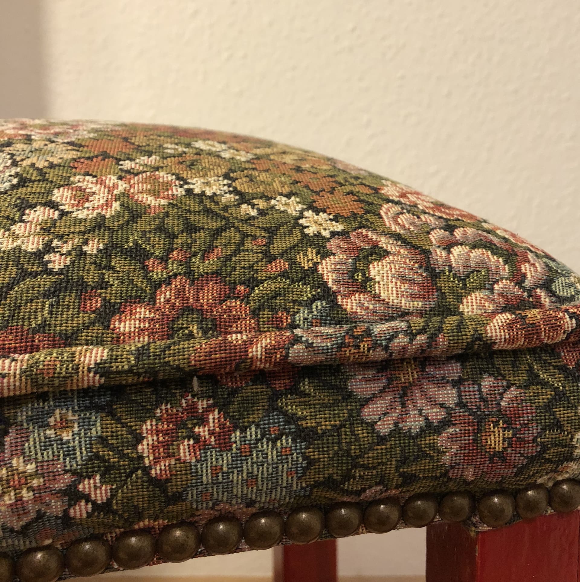 Stołek toaletkowy, tkanina kwiatowa, drewno czerwony, Niemcy, lata 50. - 81987