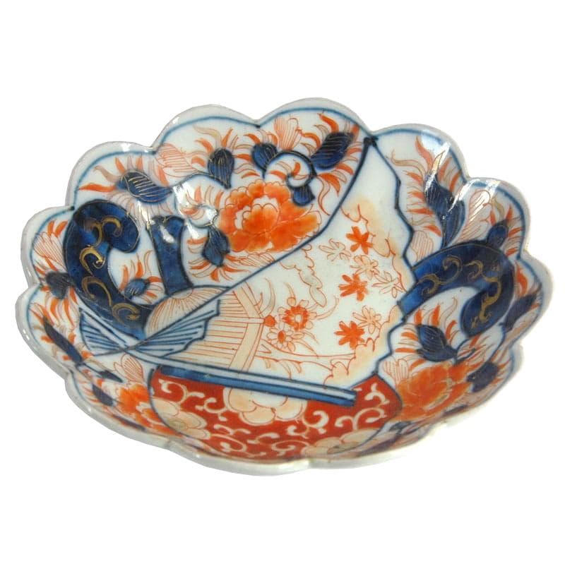 Paterka Imari, biel niebieski czerwony złoty, fajans, Japonia, początek XX w.