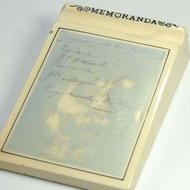 Victorian Desk Memorandum Pad, beige glazed ceramic, United Kingdom, early 20th c. - 321575
