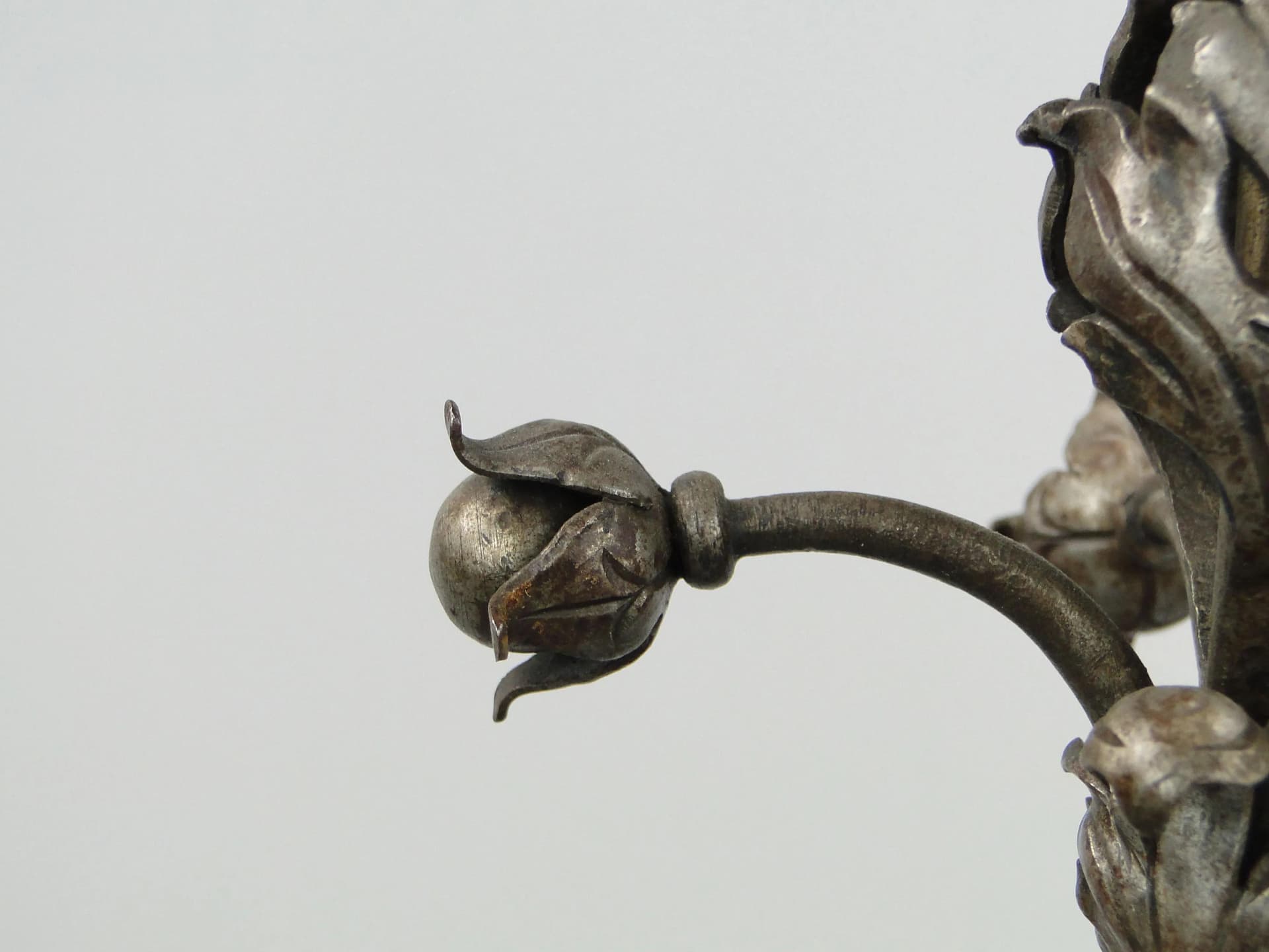 Świecznik secesyjny, srebrny, metal, Polska, początek XX w. - 24223