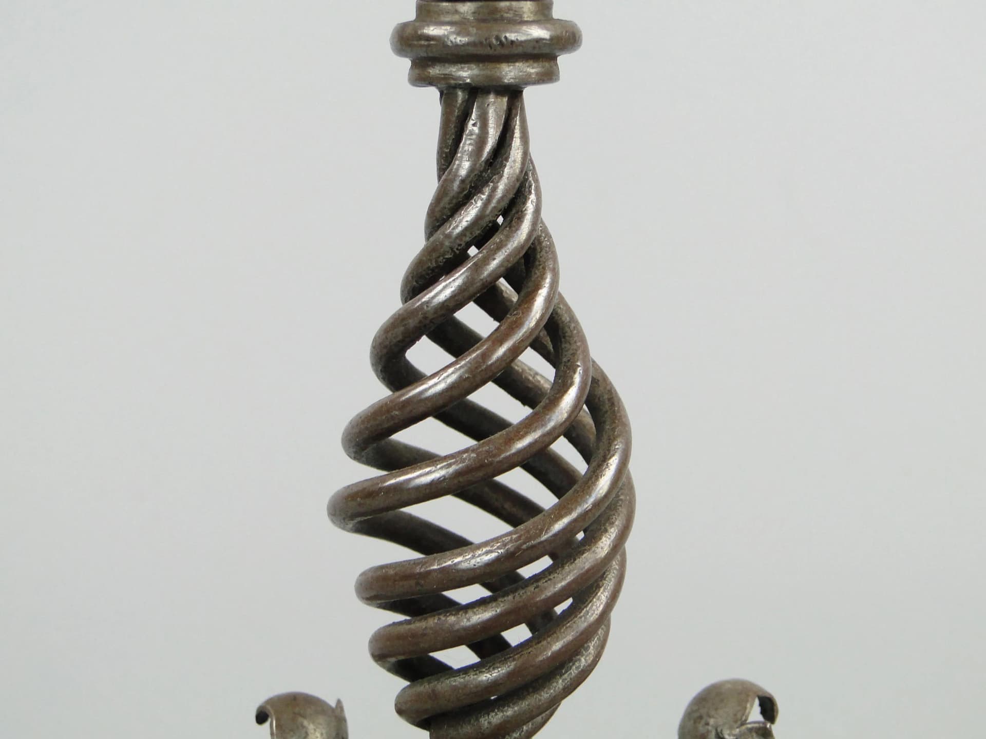 Świecznik secesyjny, srebrny, metal, Polska, początek XX w. - 24226