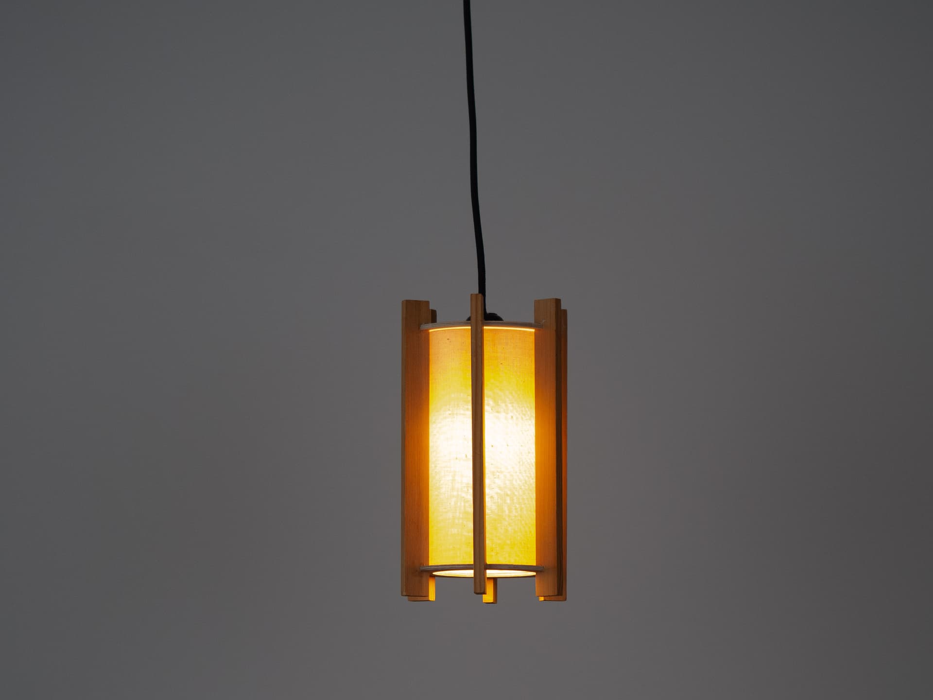Pair of pendant lamps, beige cotton shade, brown wood, Denmark, 1980s. - 322034
