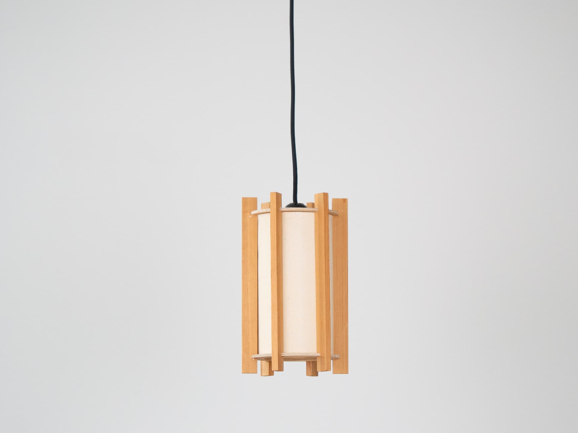 Pair of pendant lamps, beige cotton shade, brown wood, Denmark, 1980s. - 322035
