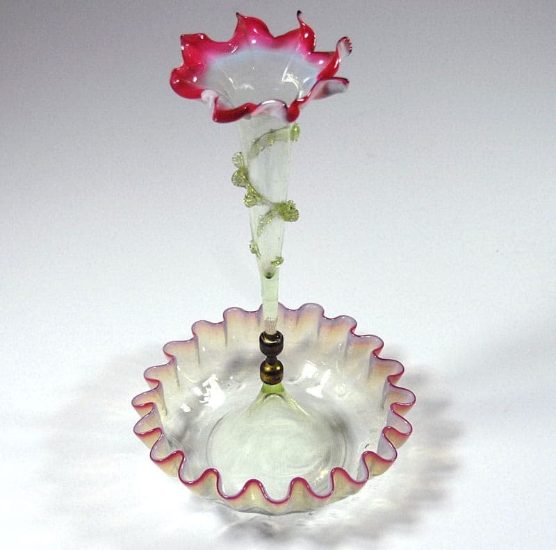 Vase-Centerpiece, opalescent white pink glass, France, 19th c. - 323862