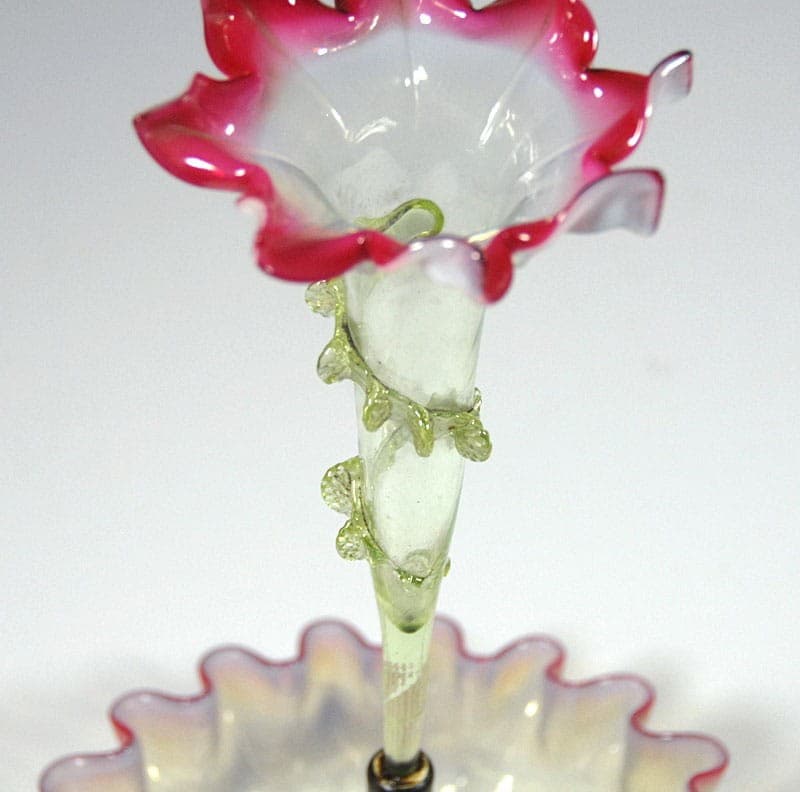 Vase-Centerpiece, opalescent white pink glass, France, 19th c. - 323864