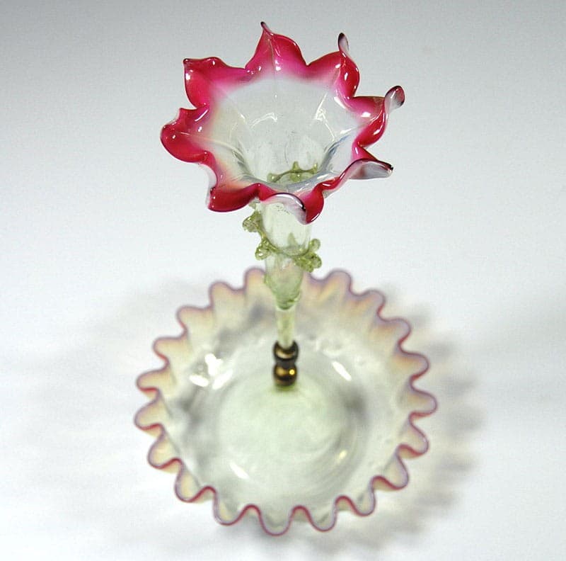Vase-Centerpiece, opalescent white pink glass, France, 19th c. - 323863