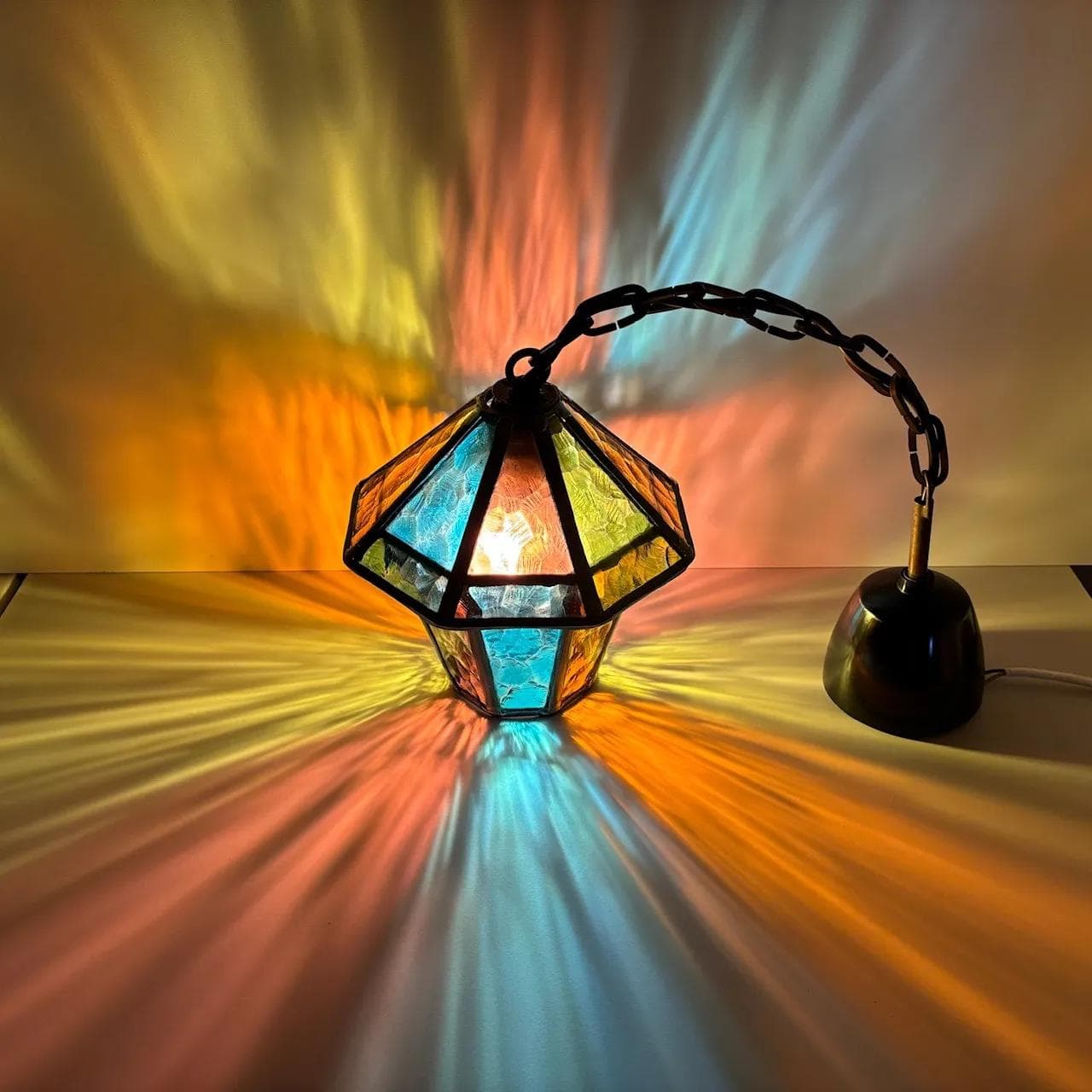 Lampa wisząca witrażowa, multikolor, szkło, metal, bakelit, Dania, lata 70. - 24135