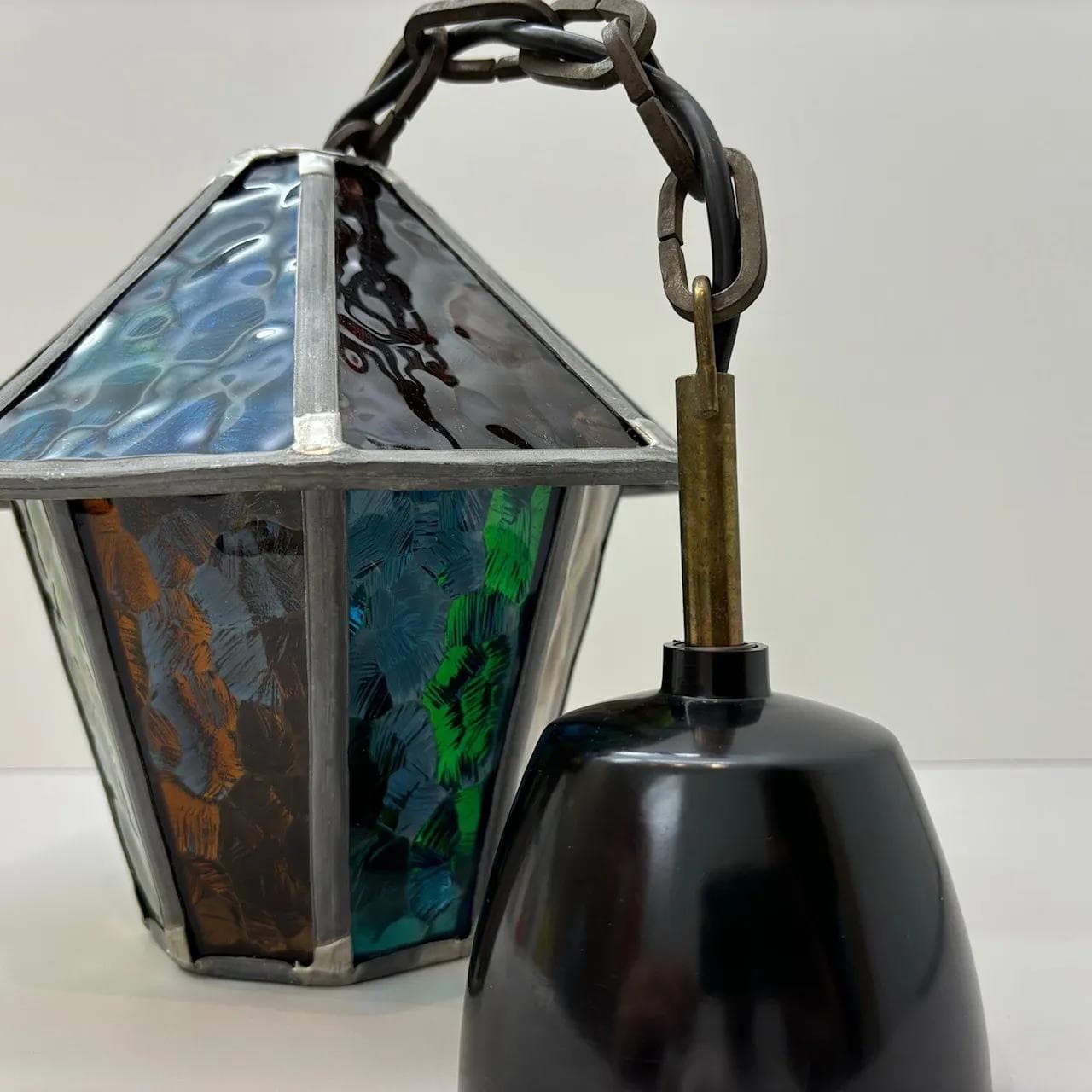 Lampa wisząca witrażowa, multikolor, szkło, metal, bakelit, Dania, lata 70. - 24139