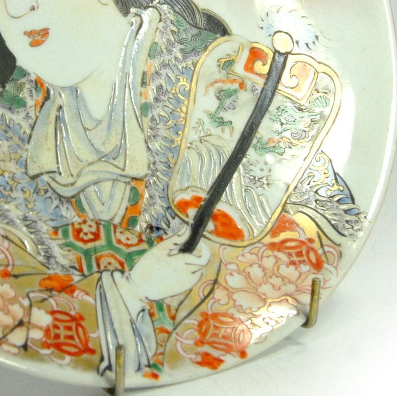 Talerz dekoracyjny Meiji, kremowy wielokolorowy, porcelana, Japonia, przełom XIX/XX w. - 324481