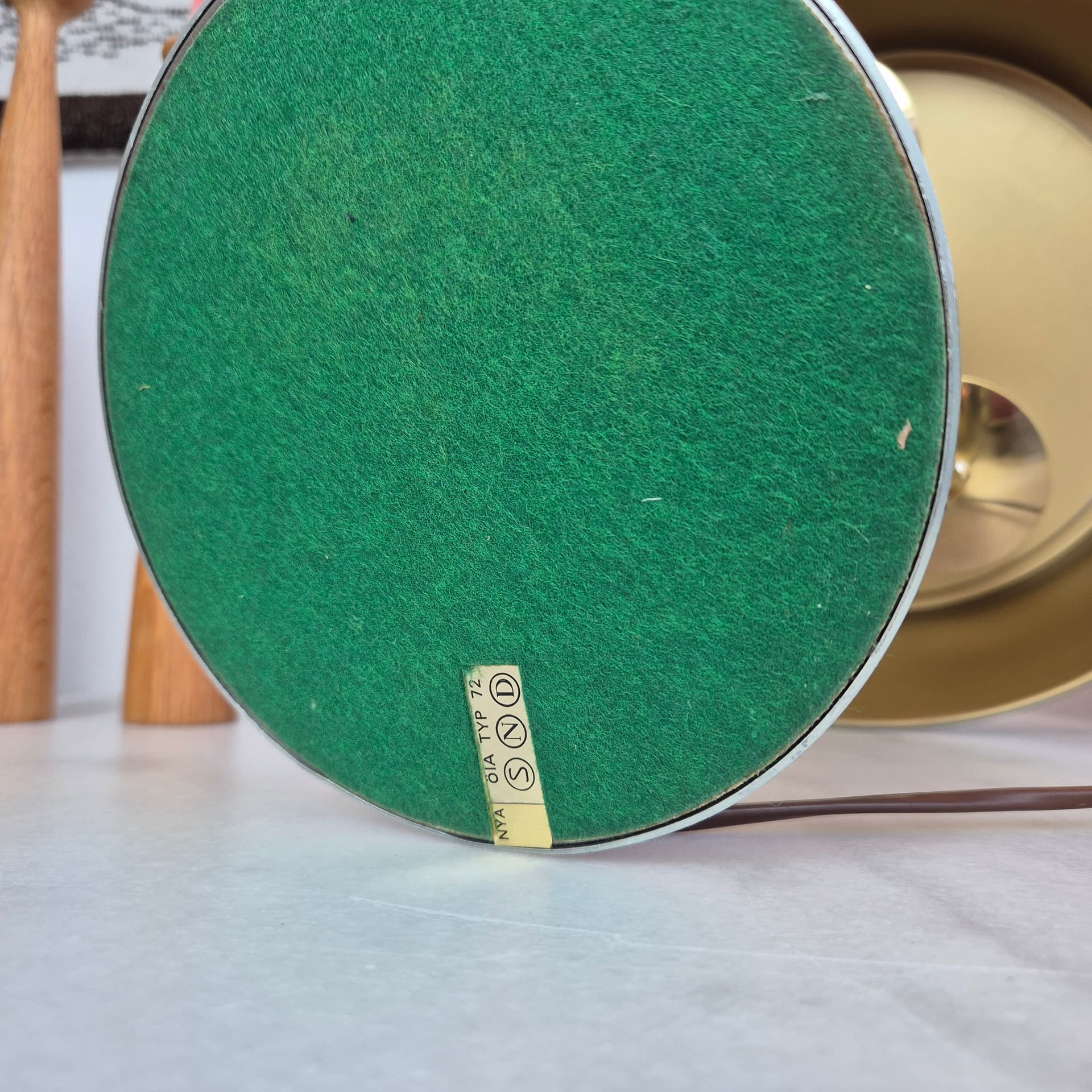 Lampa stołowa Typ 72, zielony emaliowany metal, mosiądz, Nya Öia, Szwecja, lata 60. - 324201
