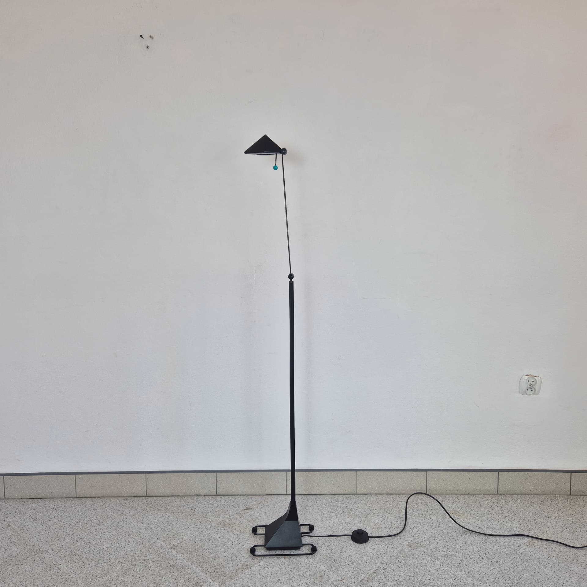 Lampa podłogowa Memphis, metal czarny zielony, Niemcy, lata 80. - 324320