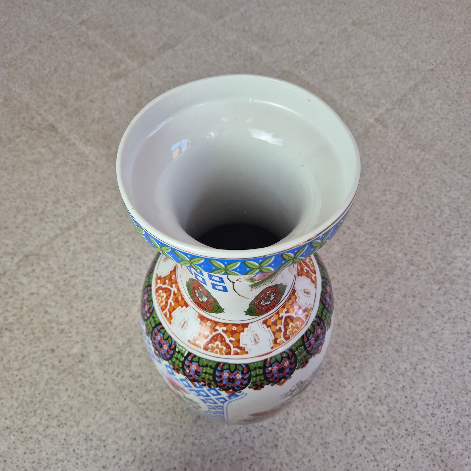 Decorative vase, paradise bird motif, white multicolor porcelain, China, 1980s. - 324360