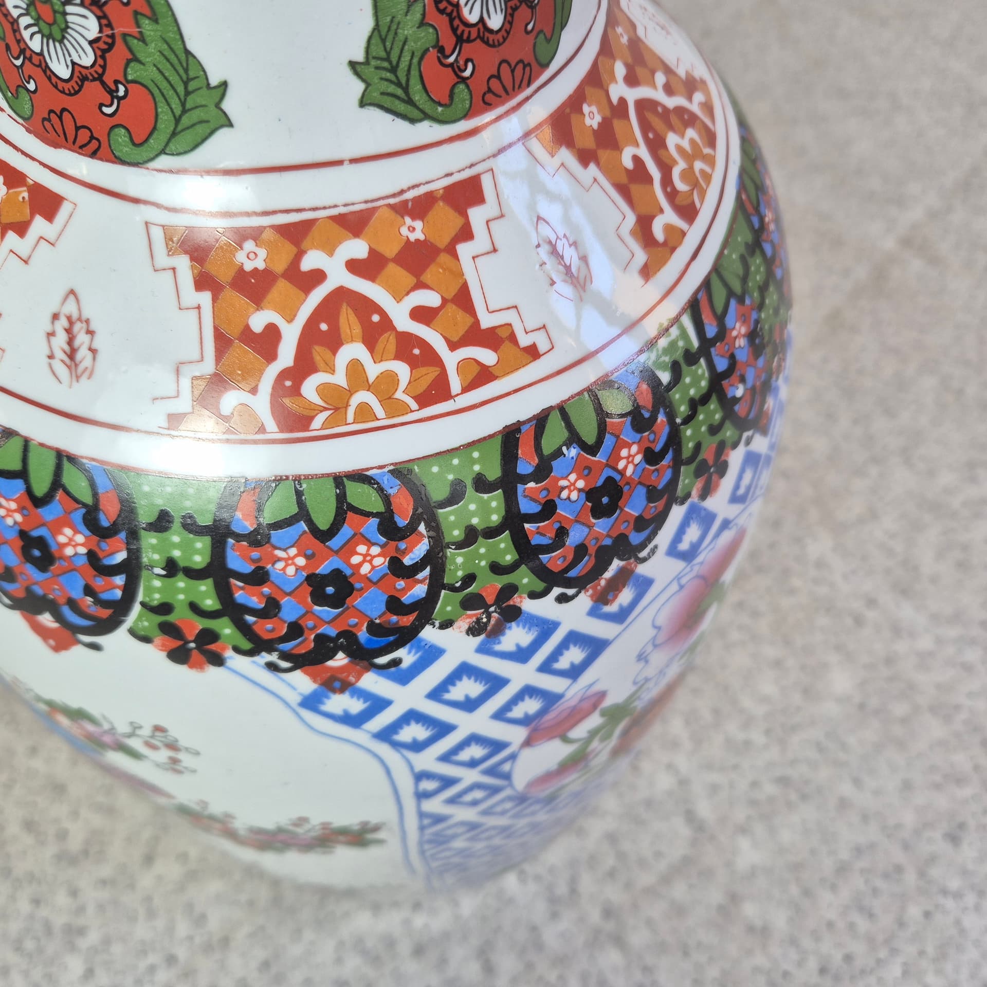 Decorative vase, paradise bird motif, white multicolor porcelain, China, 1980s. - 324361