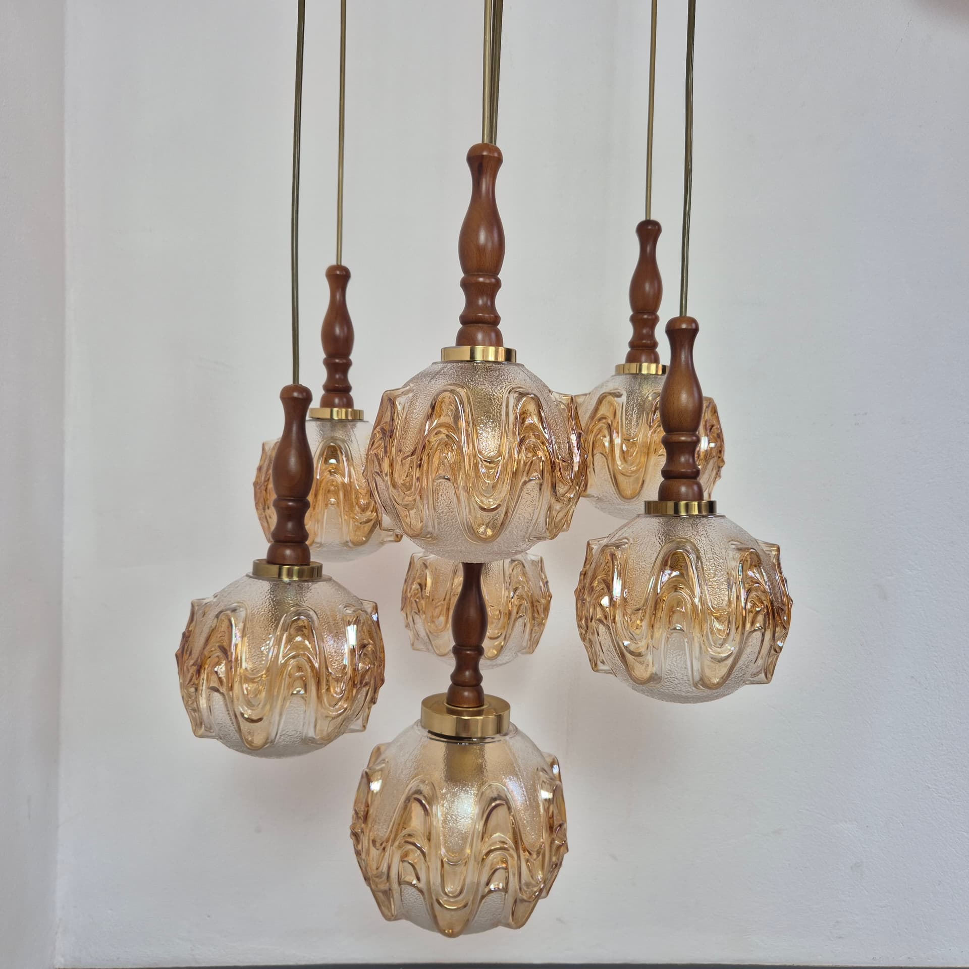 Cascading pendant lamp, honey glass, walnut, brass, Germany, 1960s. - 324944