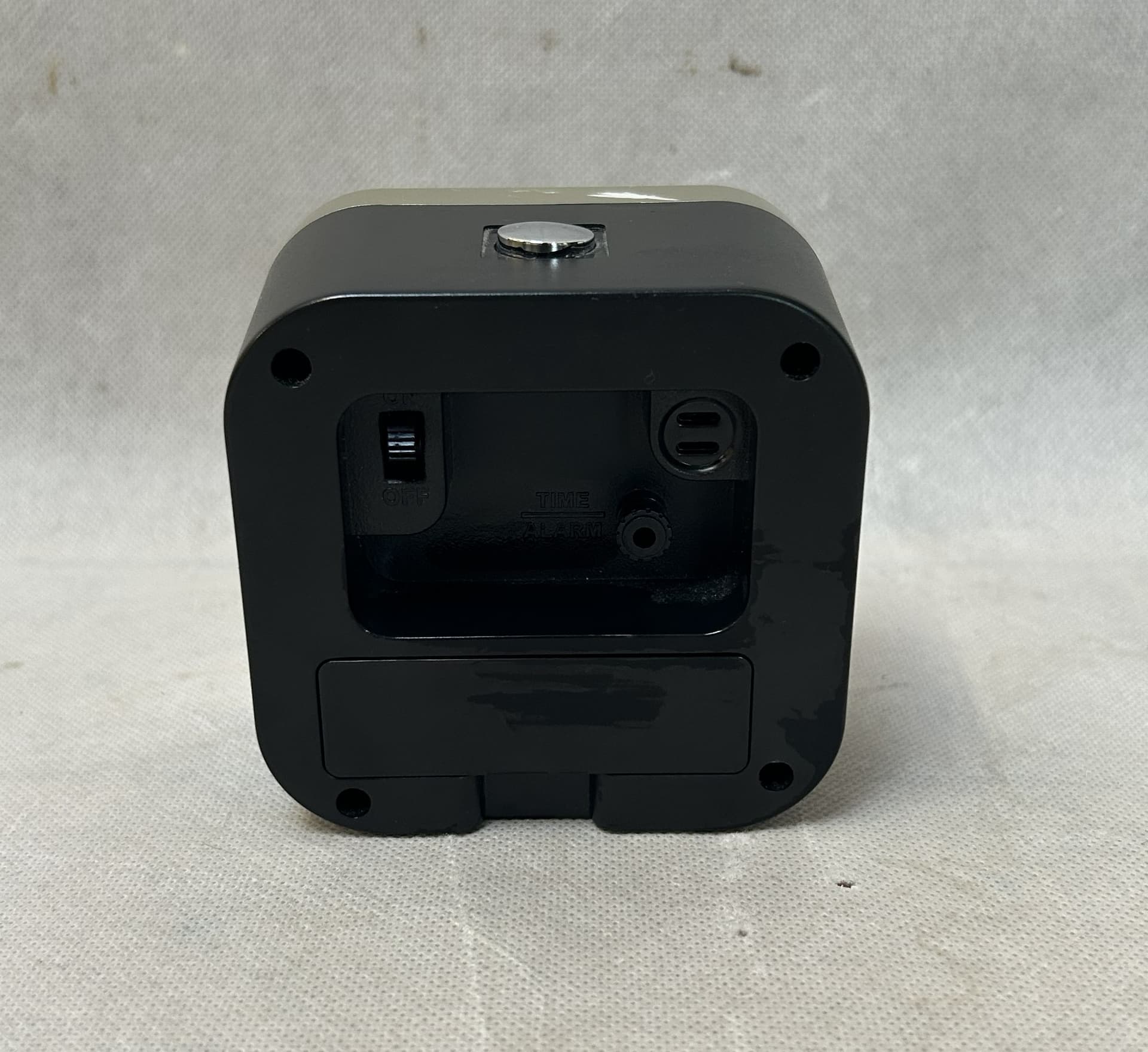 Alarm clock, silver plastic, transparent acrylic, Japan, 1980s. - 325093