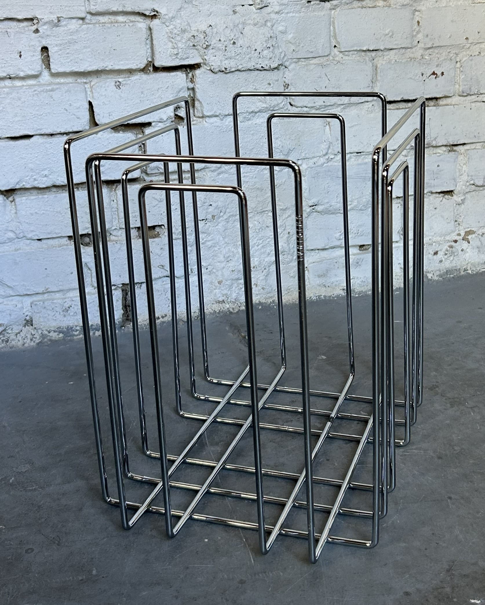 Magazine Rack TMP, silver chrome, by W. Glaeser, Thomas Merlo & Partner, 1980s. - 325123