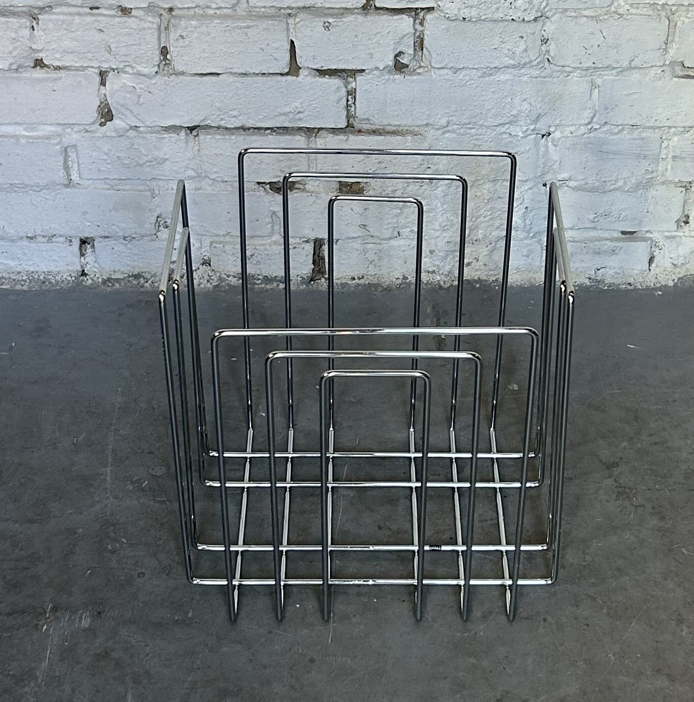 Magazine Rack TMP, silver chrome, by W. Glaeser, Thomas Merlo & Partner, 1980s. - 325118