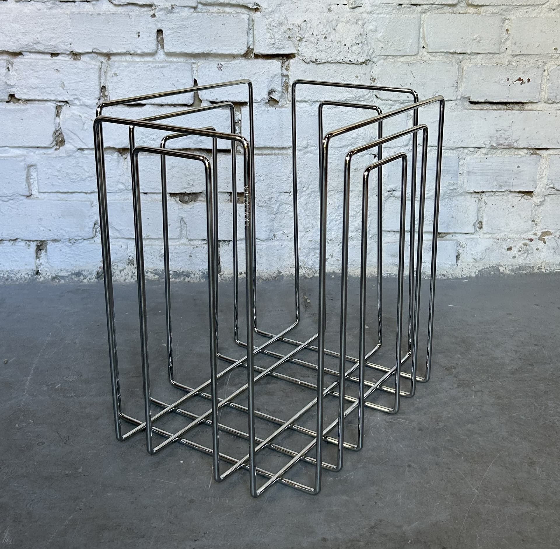 Magazine Rack TMP, silver chrome, by W. Glaeser, Thomas Merlo & Partner, 1980s. - 325121