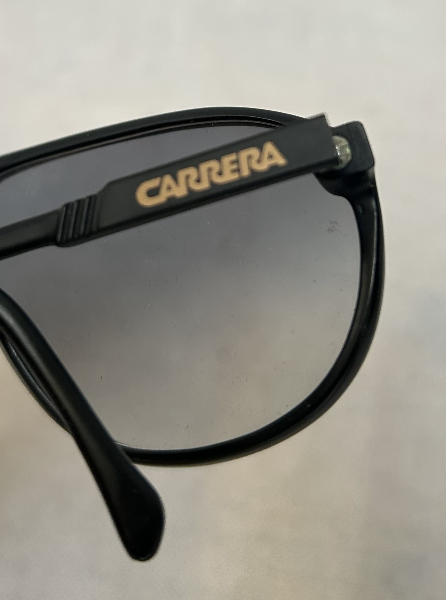 Okulary przeciwsłoneczne Carrera Porsche Design, plastik czarny, złote akcenty, lata 80. - 325276