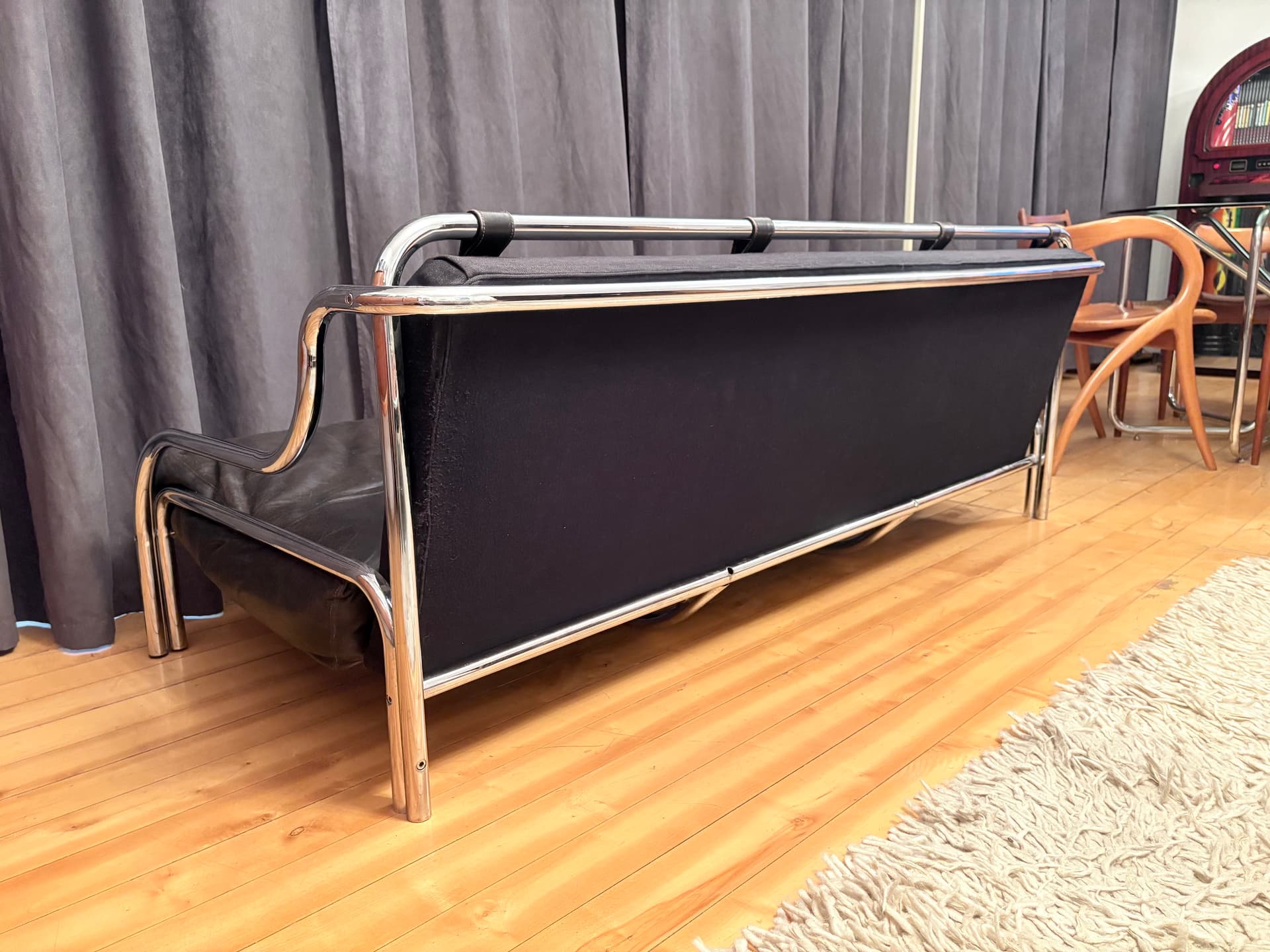 Three-seater sofa Stringa, black leather, chrome, by G. Aulenti, Poltronova, Italy, 1960s. - 325395