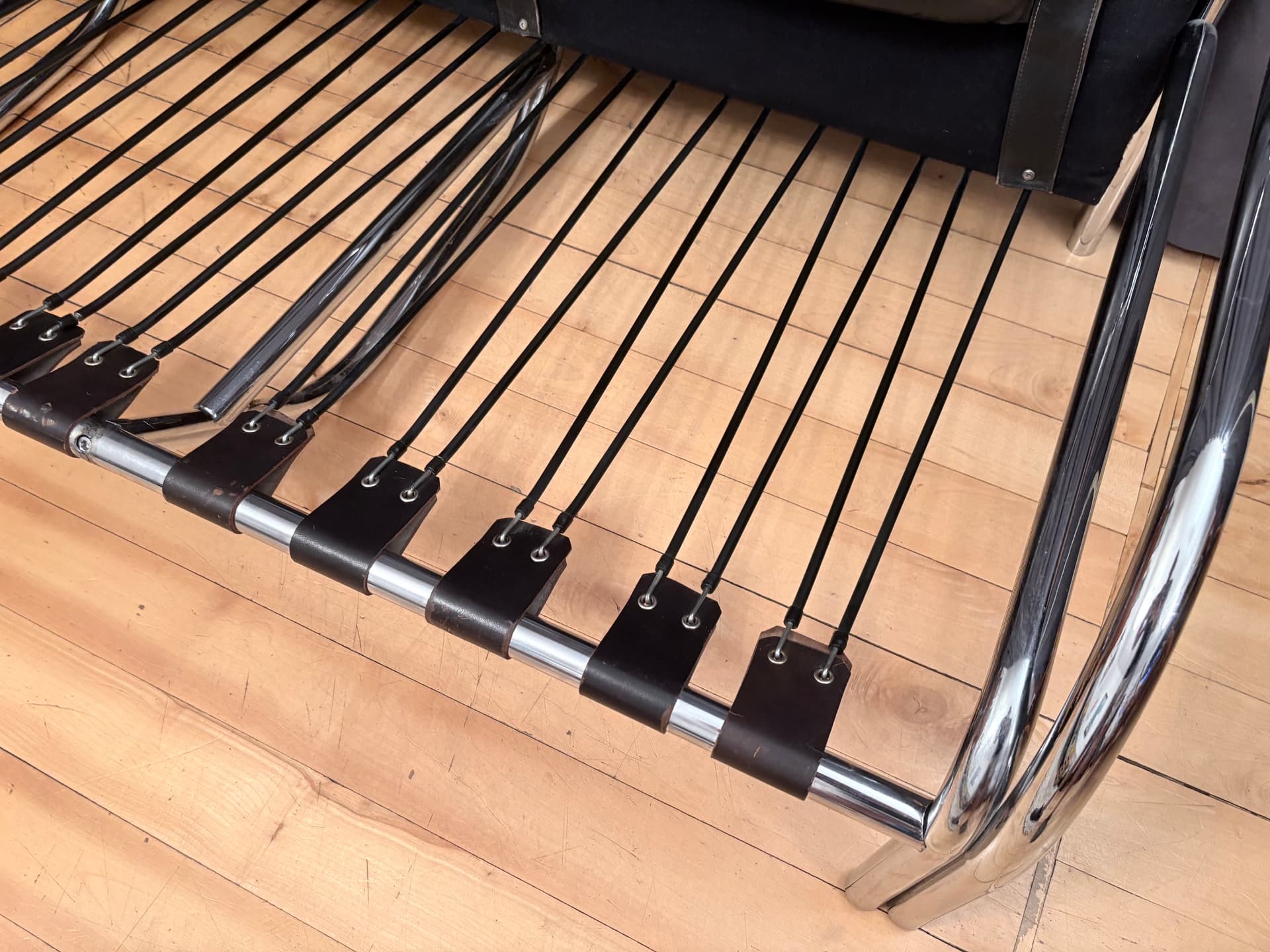 Three-seater sofa Stringa, black leather, chrome, by G. Aulenti, Poltronova, Italy, 1960s. - 325393
