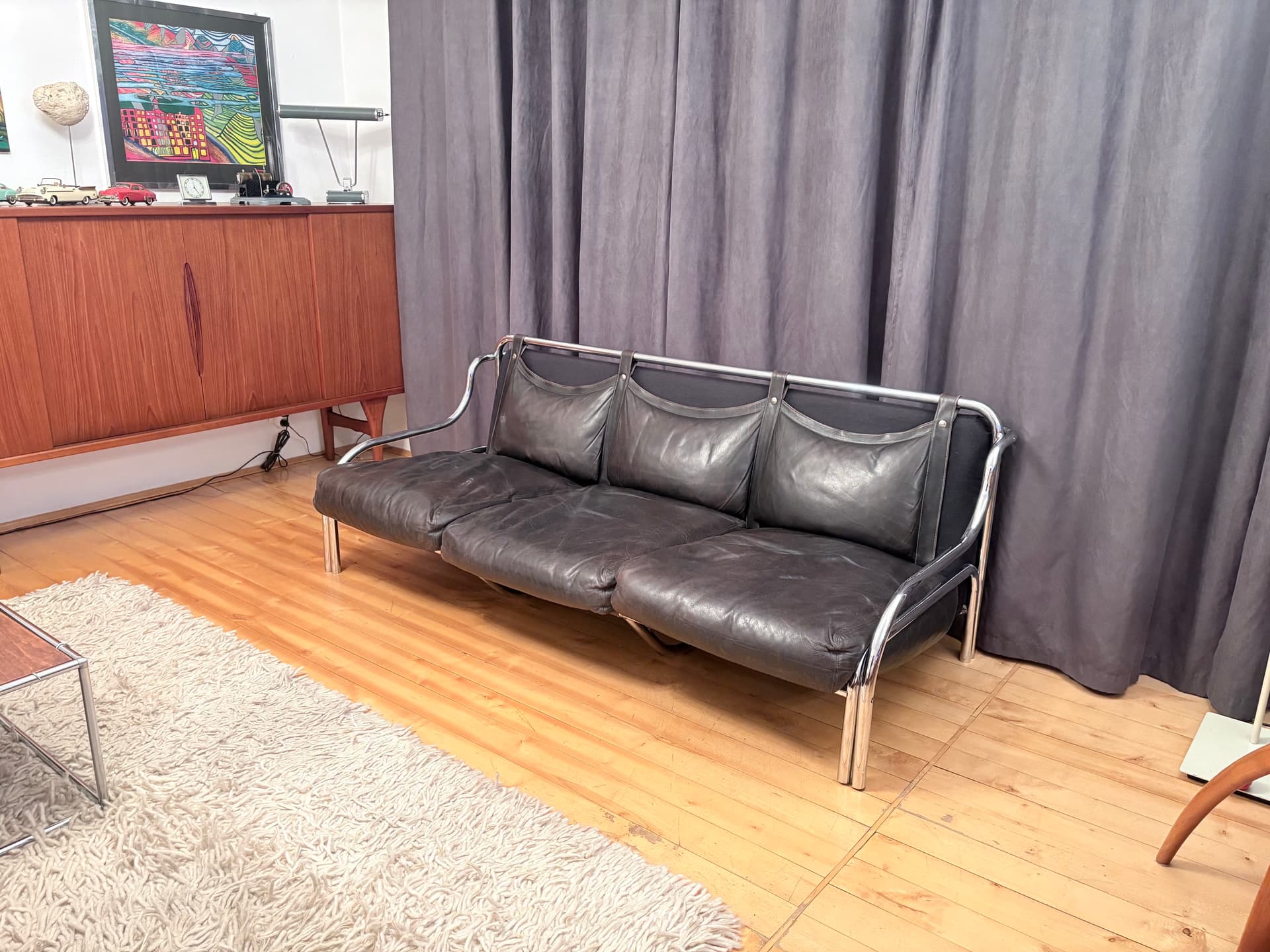 Three-seater sofa Stringa, black leather, chrome, by G. Aulenti, Poltronova, Italy, 1960s. - 325396