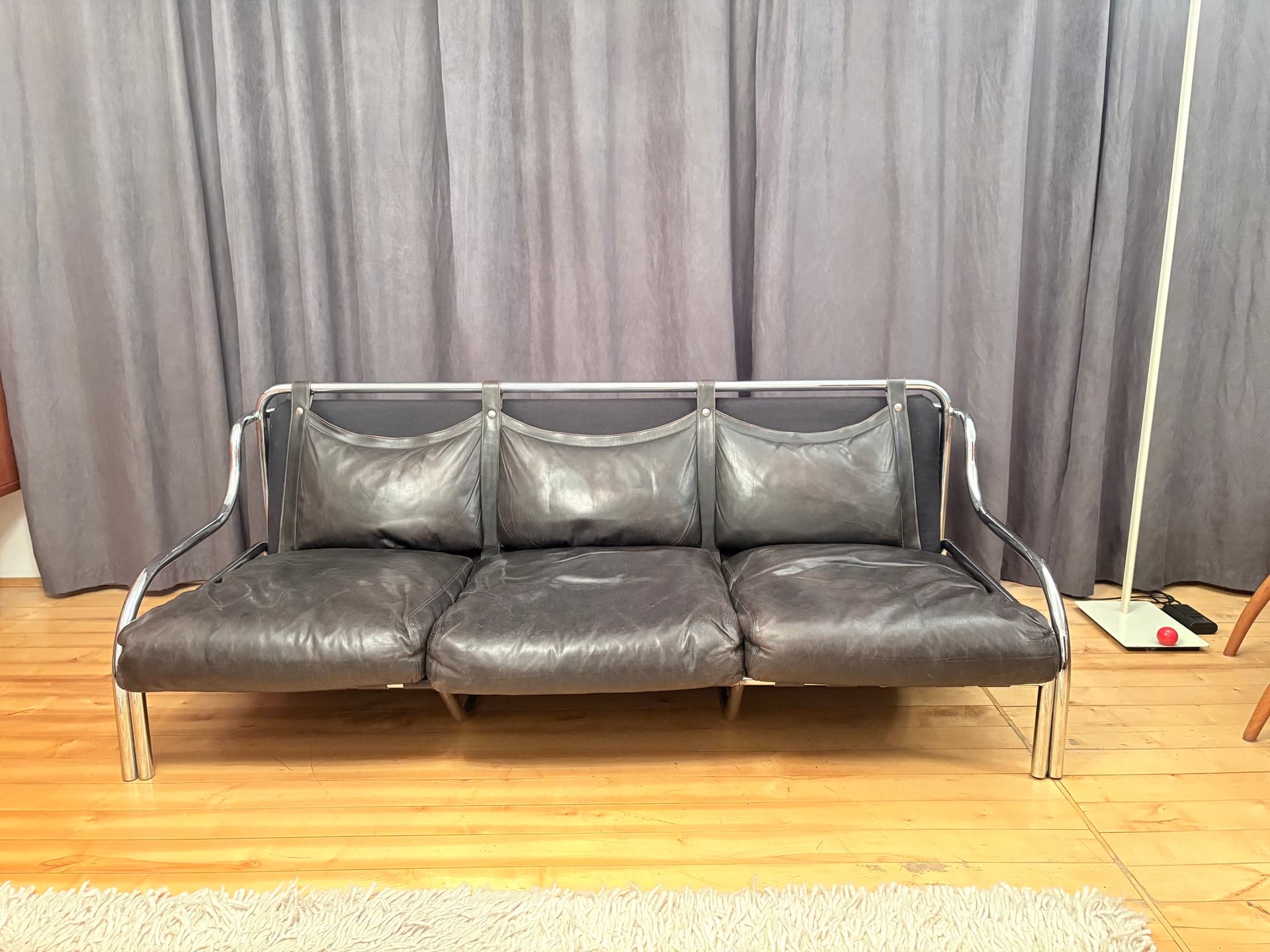 Three-seater sofa Stringa, black leather, chrome, by G. Aulenti, Poltronova, Italy, 1960s. - 325385