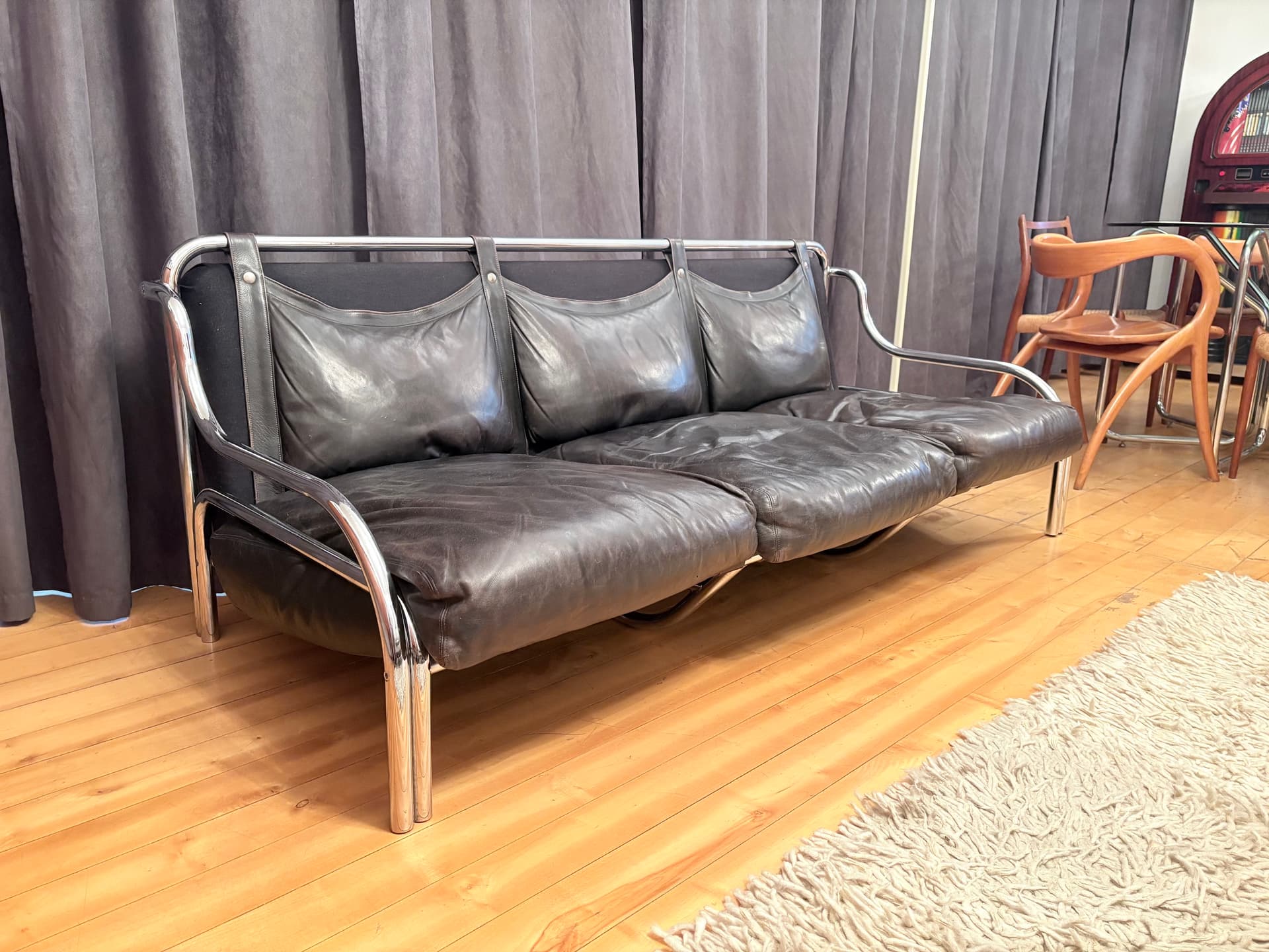 Three-seater sofa Stringa, black leather, chrome, by G. Aulenti, Poltronova, Italy, 1960s. - 325390