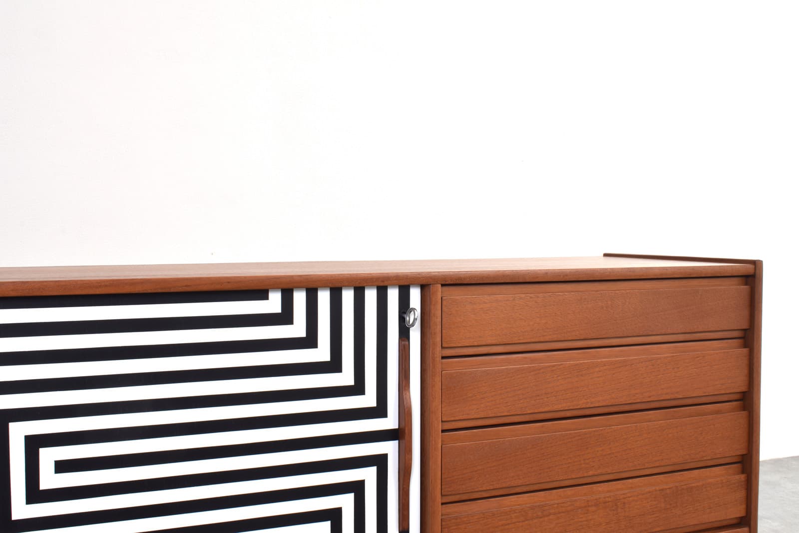 Sideboard Op-Art, teak brown, black and white front, Denmark, 1960s. - 325714