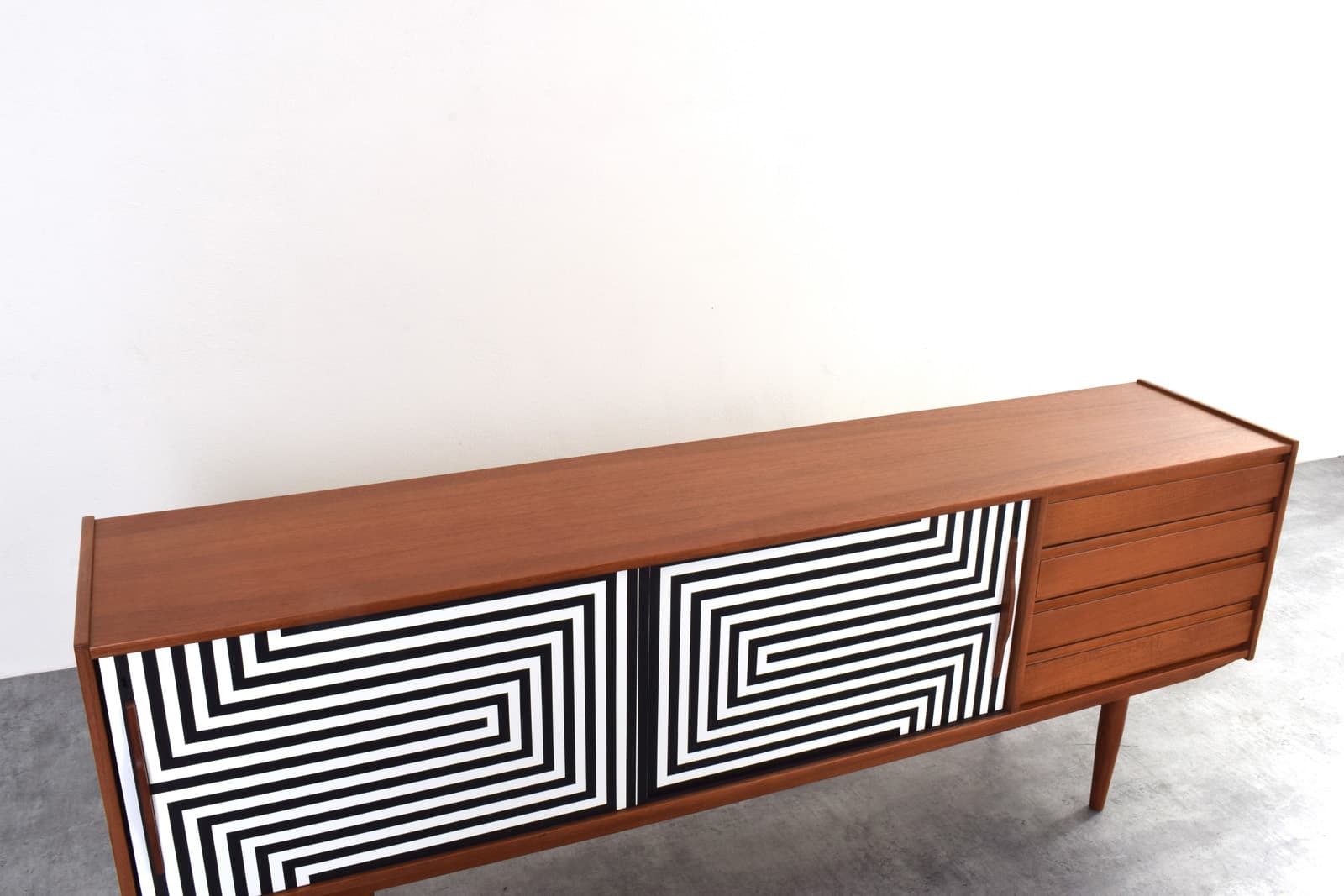Sideboard Op-Art, teak brown, black and white front, Denmark, 1960s. - 325715