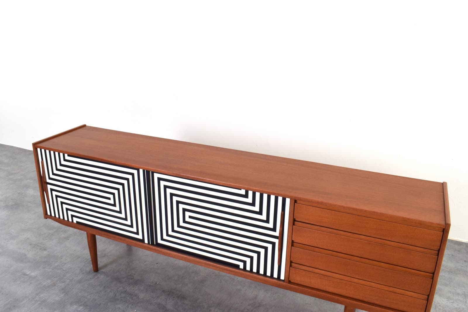 Sideboard Op-Art, teak brown, black and white front, Denmark, 1960s. - 325716