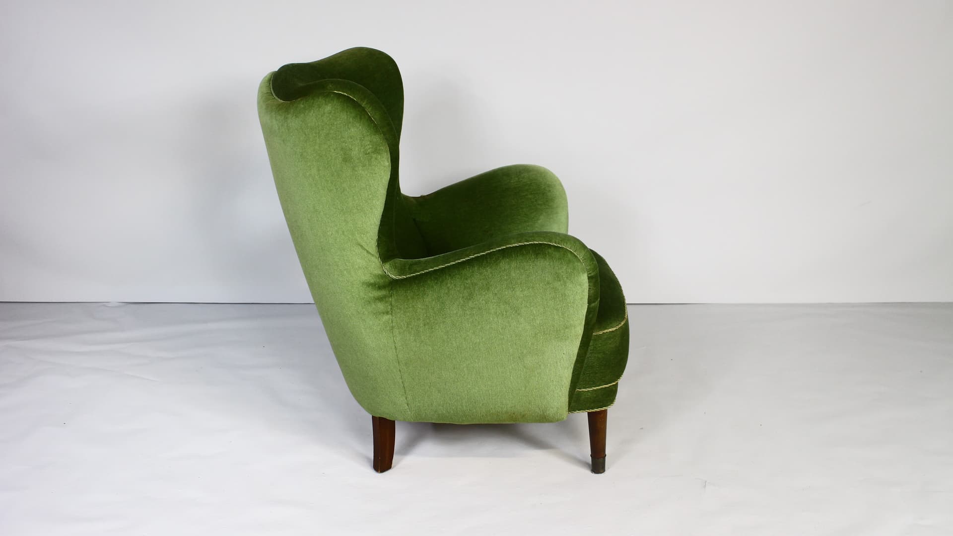 Fotel Art Deco, velvet zielony, drewno brązowy, Dania, lata 50. - 325768