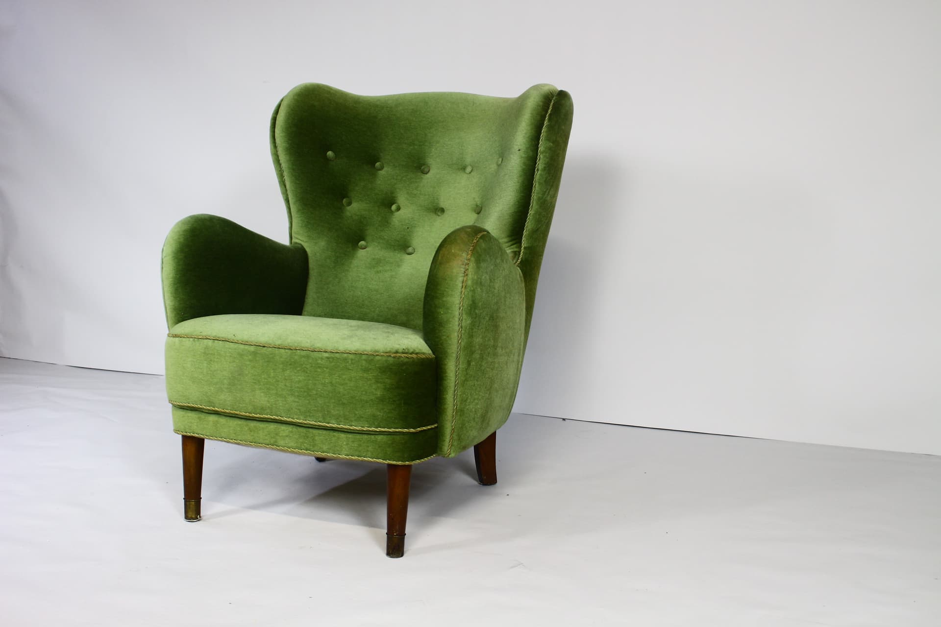 Fotel Art Deco, velvet zielony, drewno brązowy, Dania, lata 50. - 325772