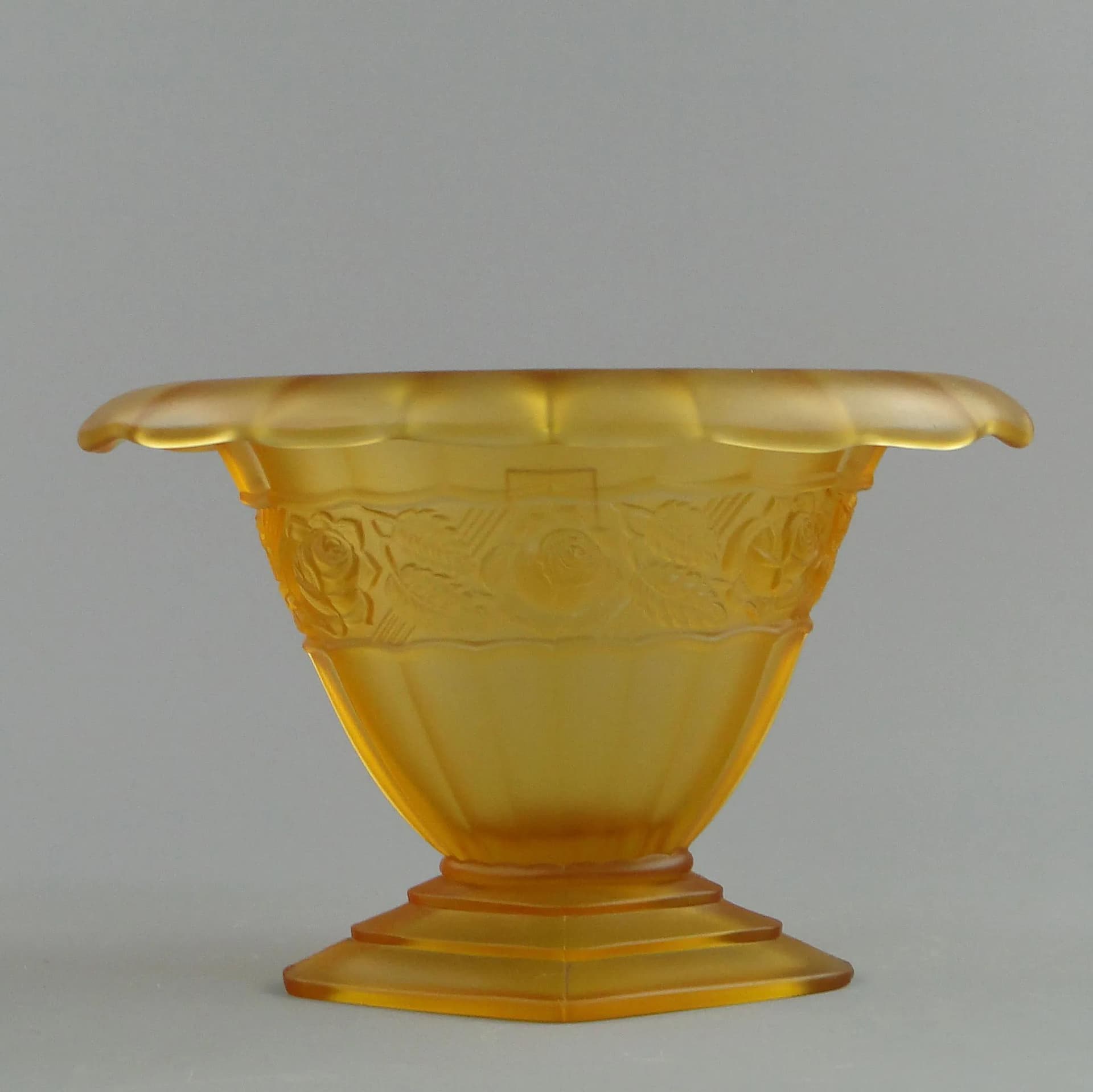 Wazon Art Deco, żółty, szkło, Polska, lata 30. - 24521