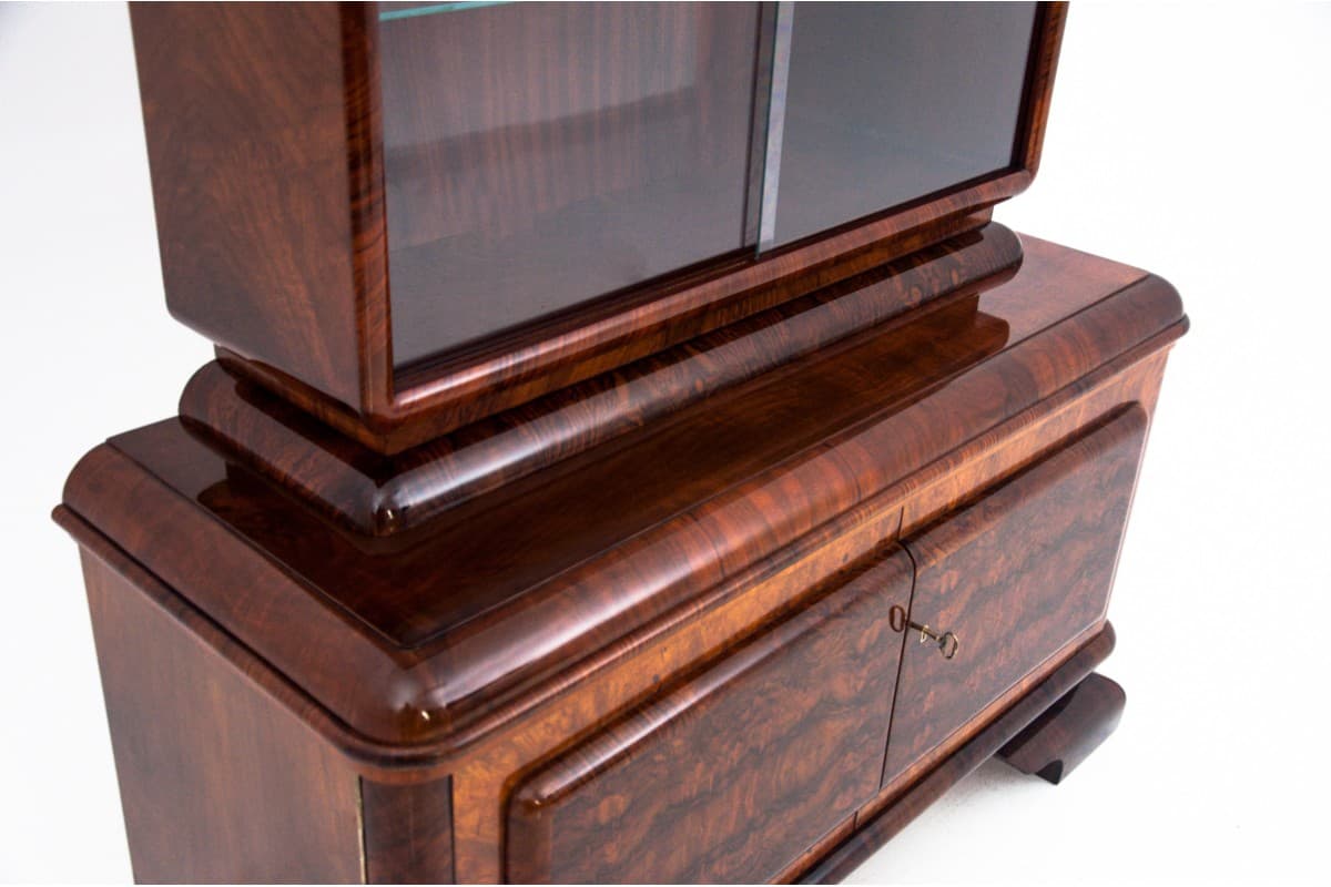 Cabinet Art Deco, brown walnut, transparent glass, Poland, 1940s - 325954