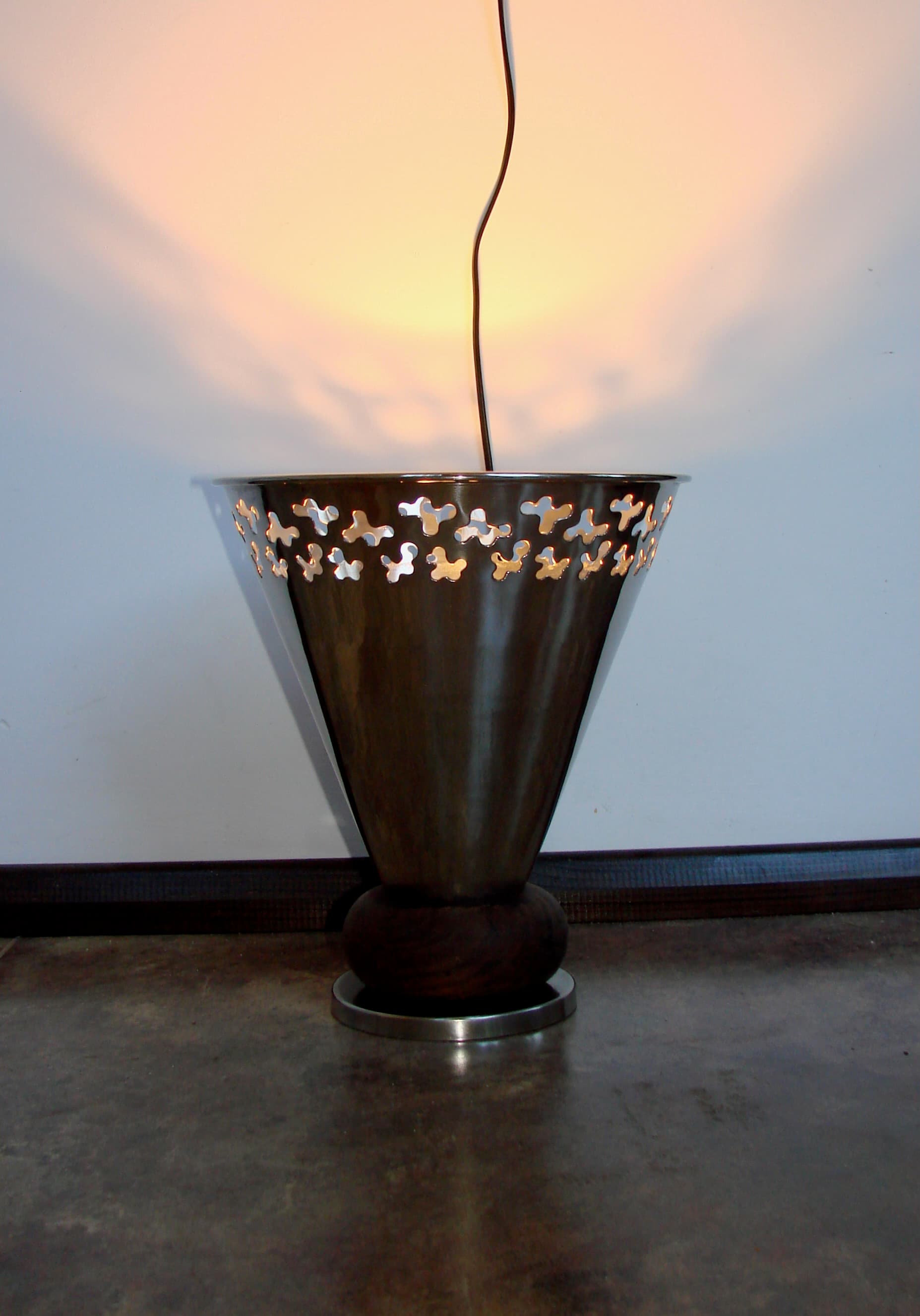 Lampa stołowa Art Deco, mosiądz niklowany srebrny, drewno brązowy, lata 40. - 326067
