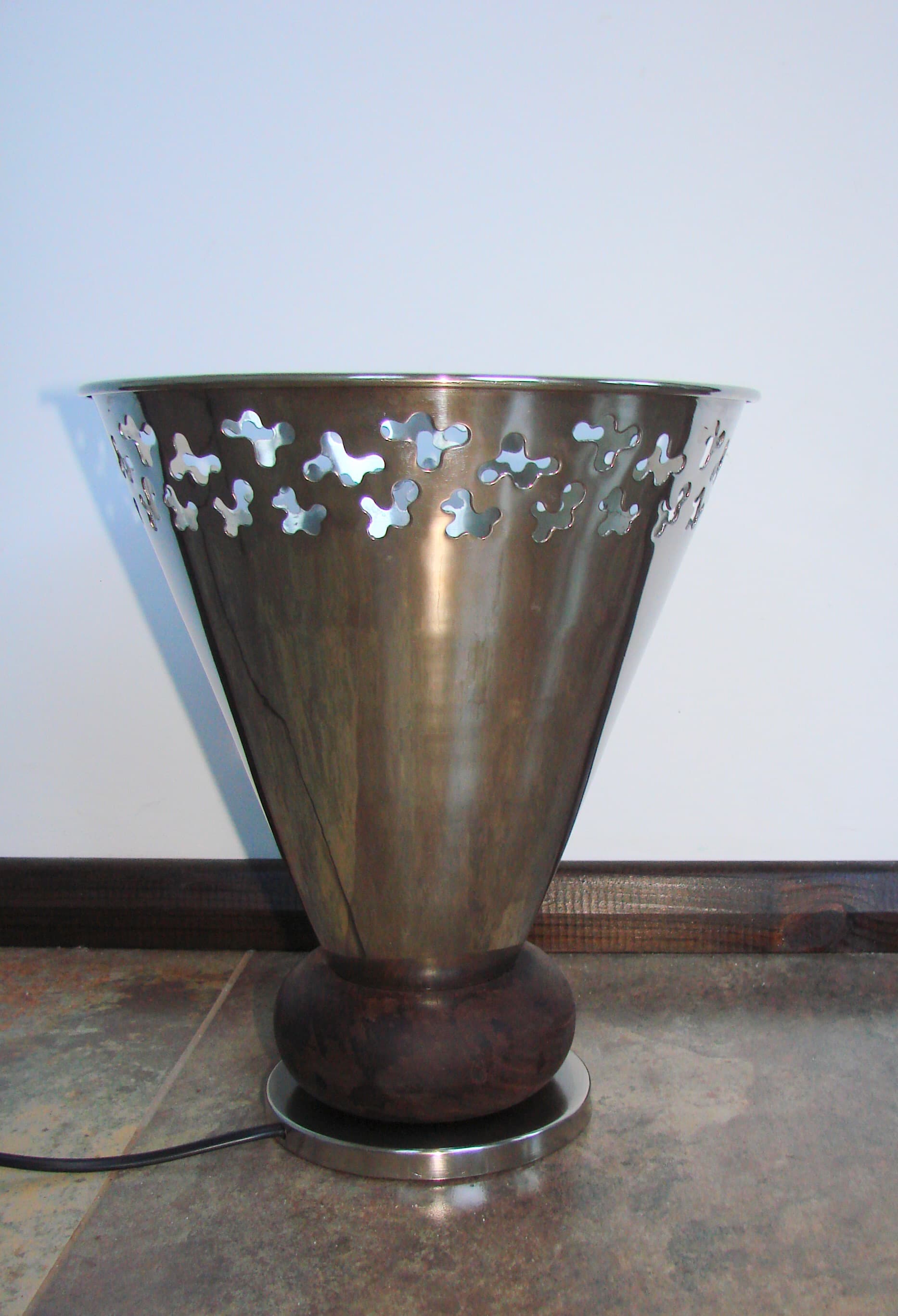 Lampa stołowa Art Deco, mosiądz niklowany srebrny, drewno brązowy, lata 40. - 326065
