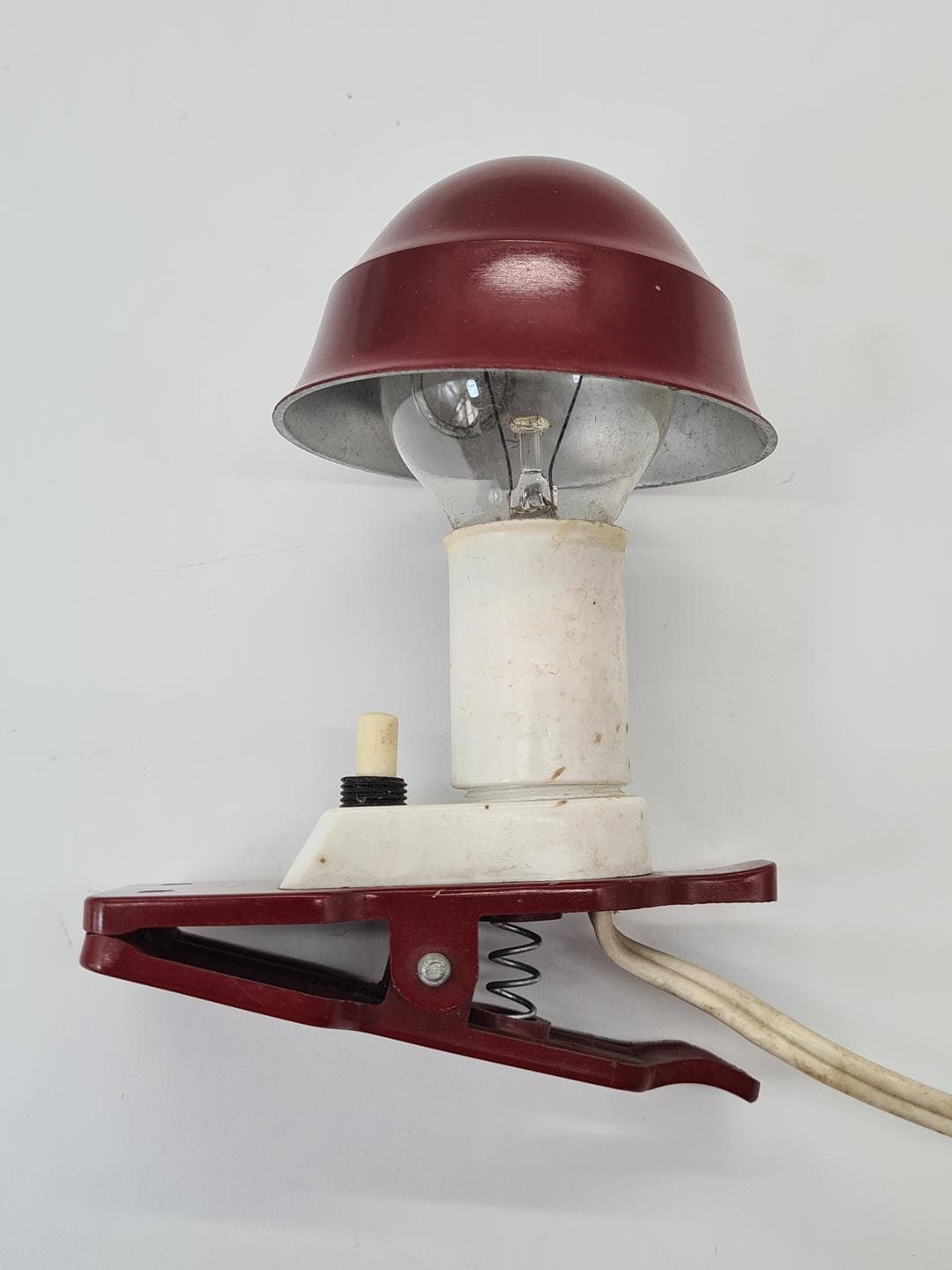 Lampa z klipsem Space Age, bordowy biały, plastik metal, lata 70. - 326229