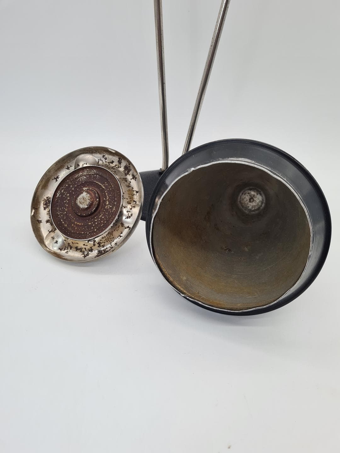 Popielniczka podłogowa, Mid-Century Modern, bakelit czarny, chrom, lata 60. - 326276