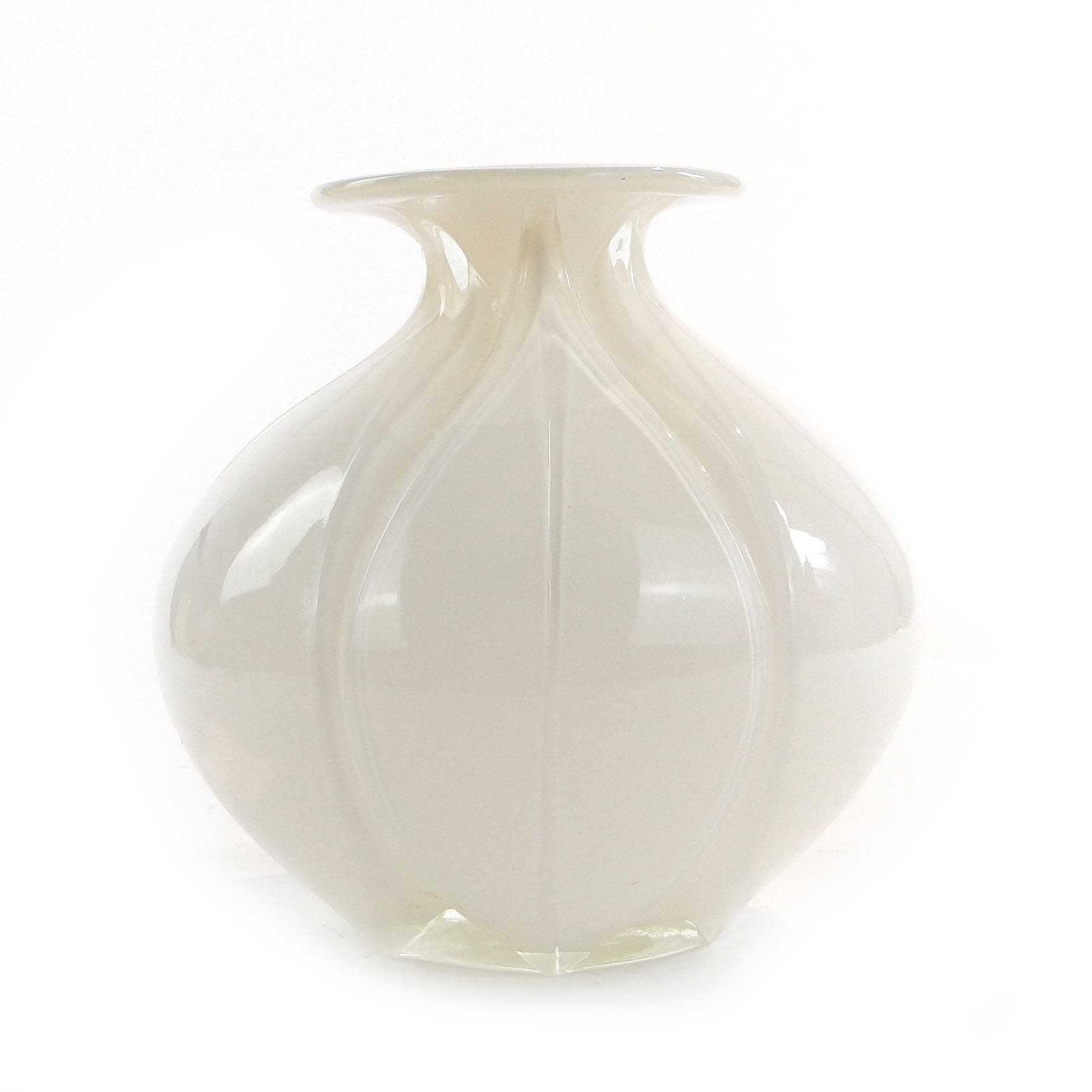 Vase Czosnek, white transparent soda-lime glass, by J. S. Drost, Ząbkowice, Poland, 1970s.