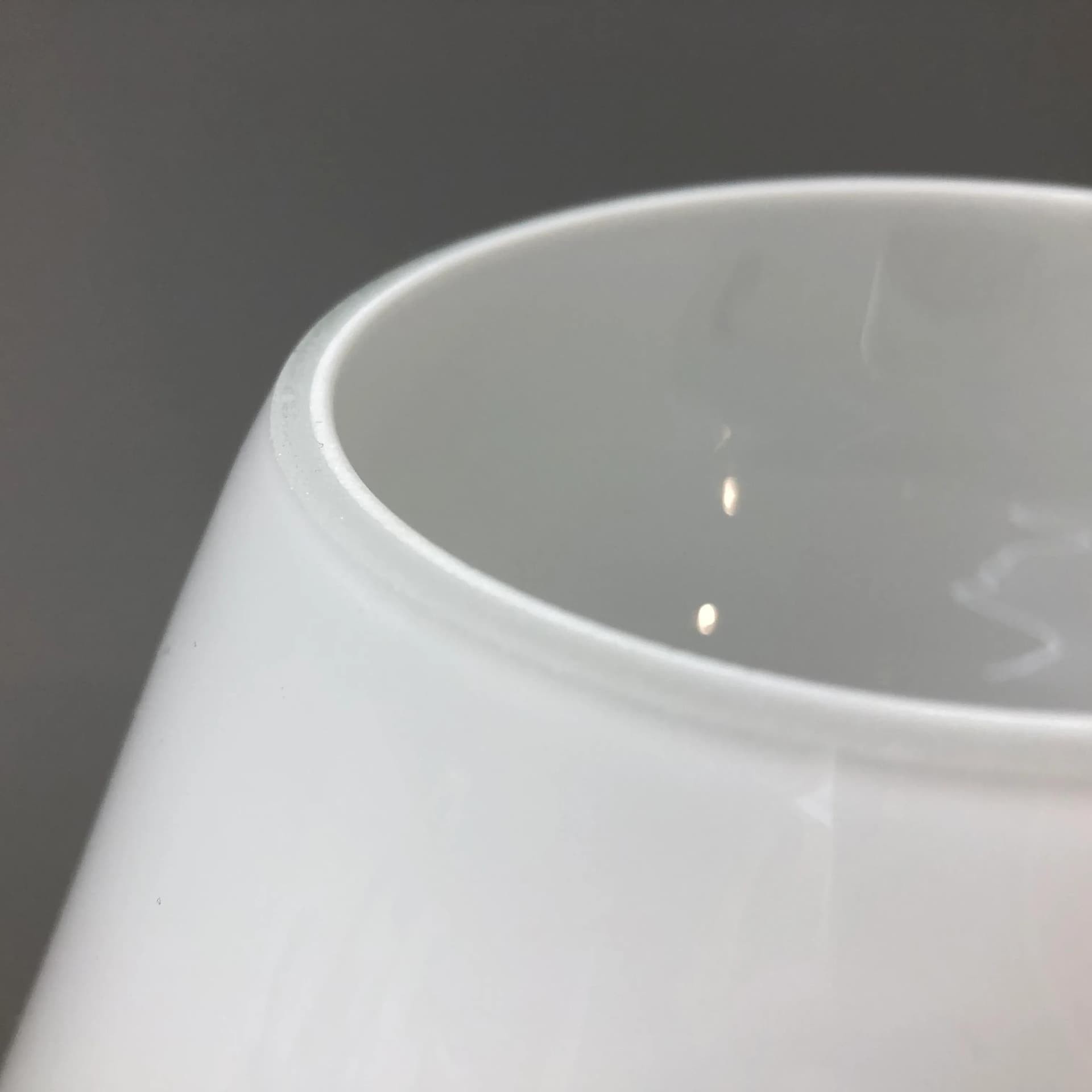 Lampka nocna Mushroom, szkło białe, Niemcy, lata 90. - 24436