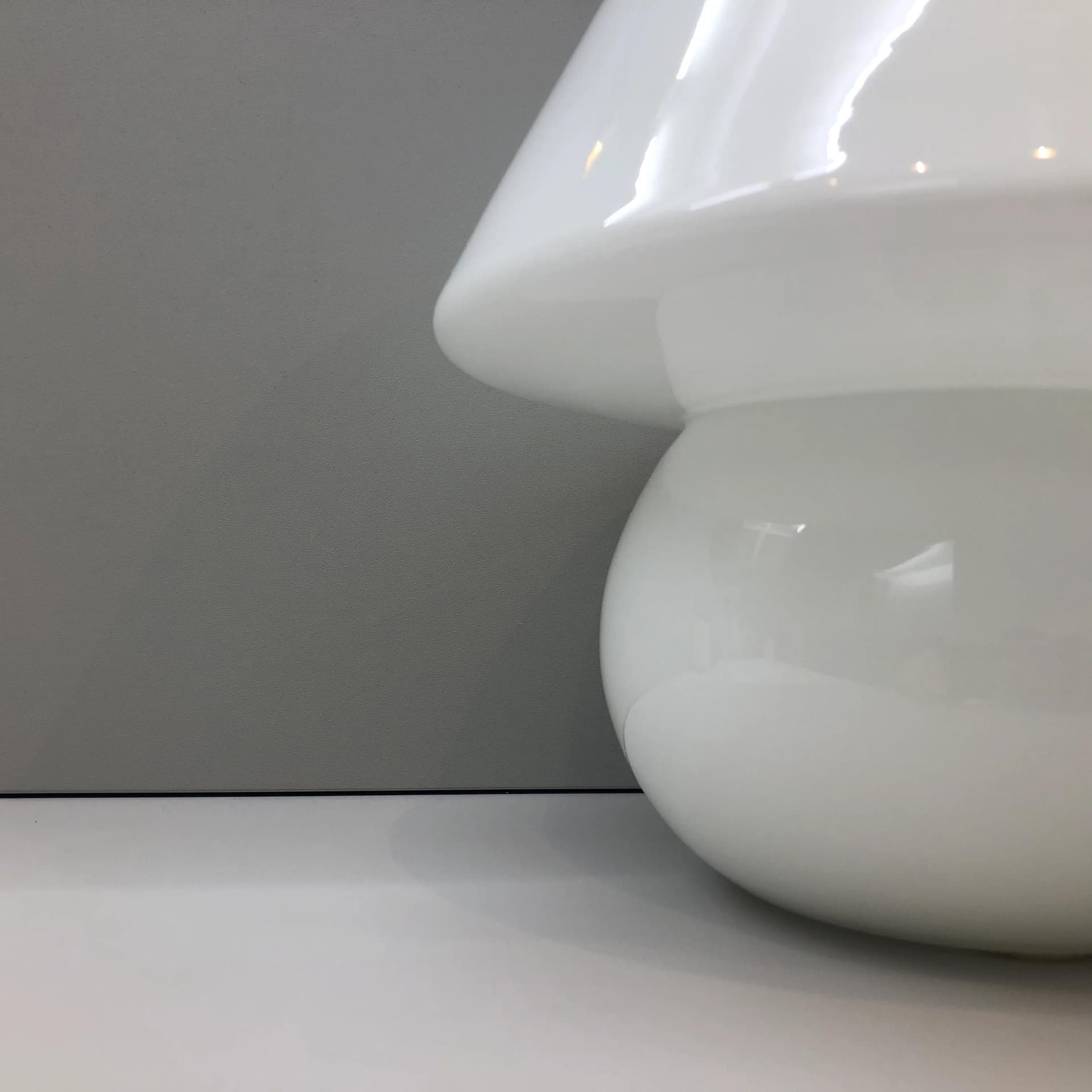 Lampka nocna Mushroom, szkło białe, Niemcy, lata 90. - 24440