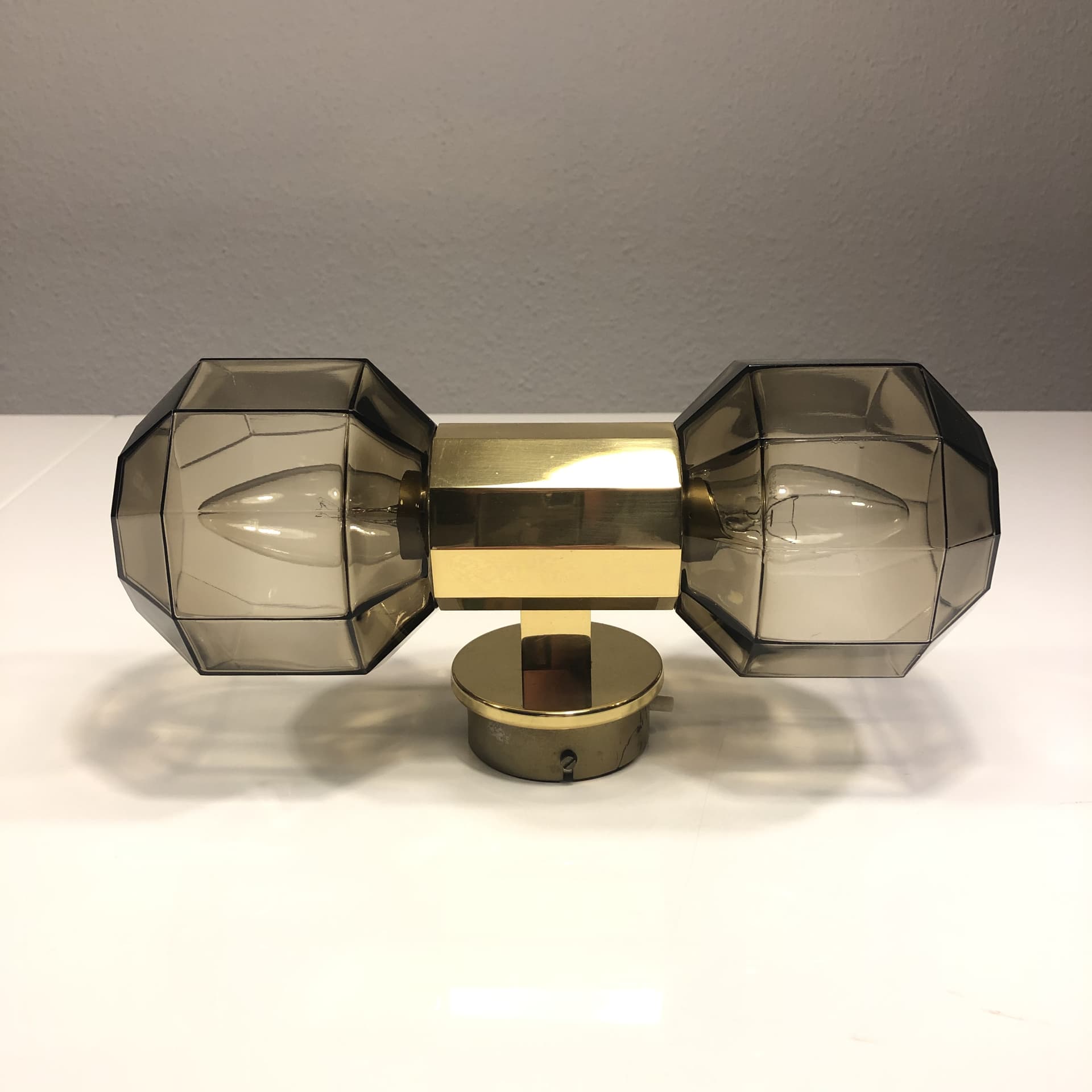 Kinkiet Up&Down, szkło grafitowe, mosiądz, Niemcy, lata 70. - 24426