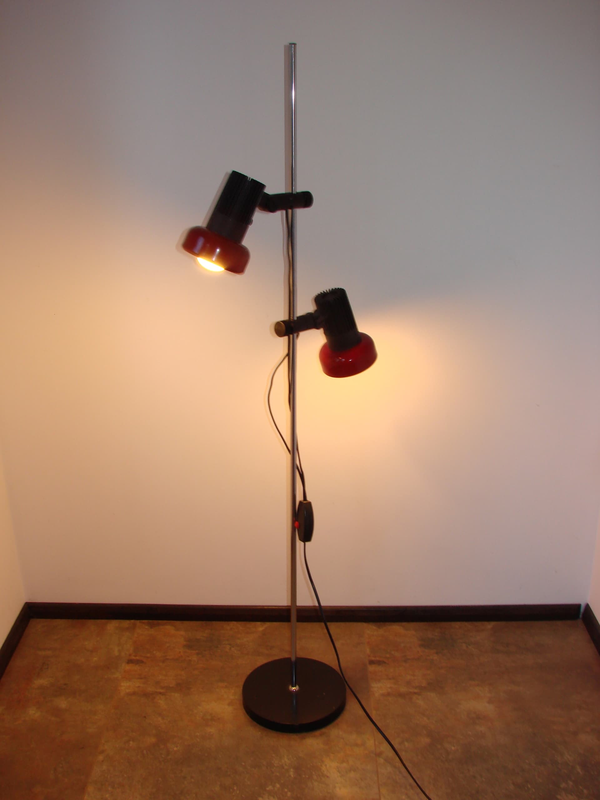 Floor lamp, red metal, silver chrome, 1970s - 326652