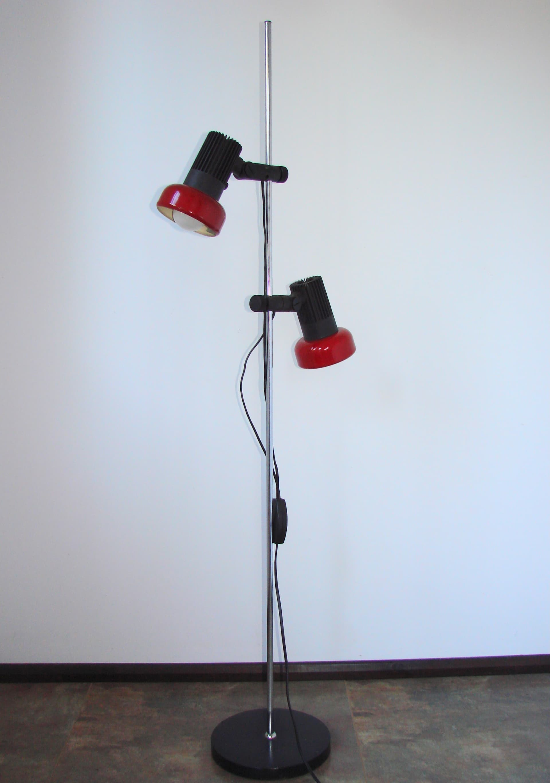 Floor lamp, red metal, silver chrome, 1970s - 326651